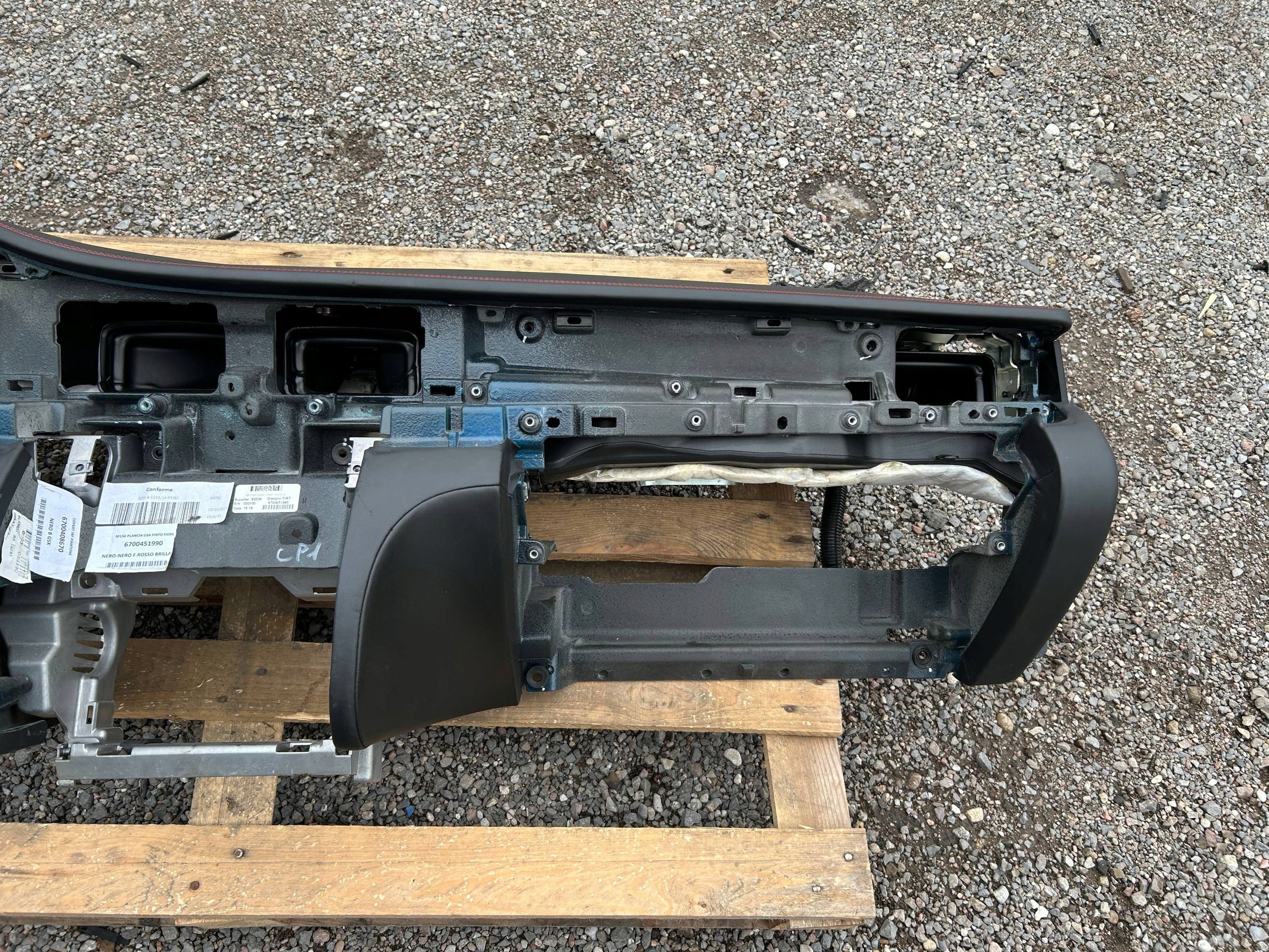 dashboard instrument panel console airbag airbag Maserati Quattroporte 2013