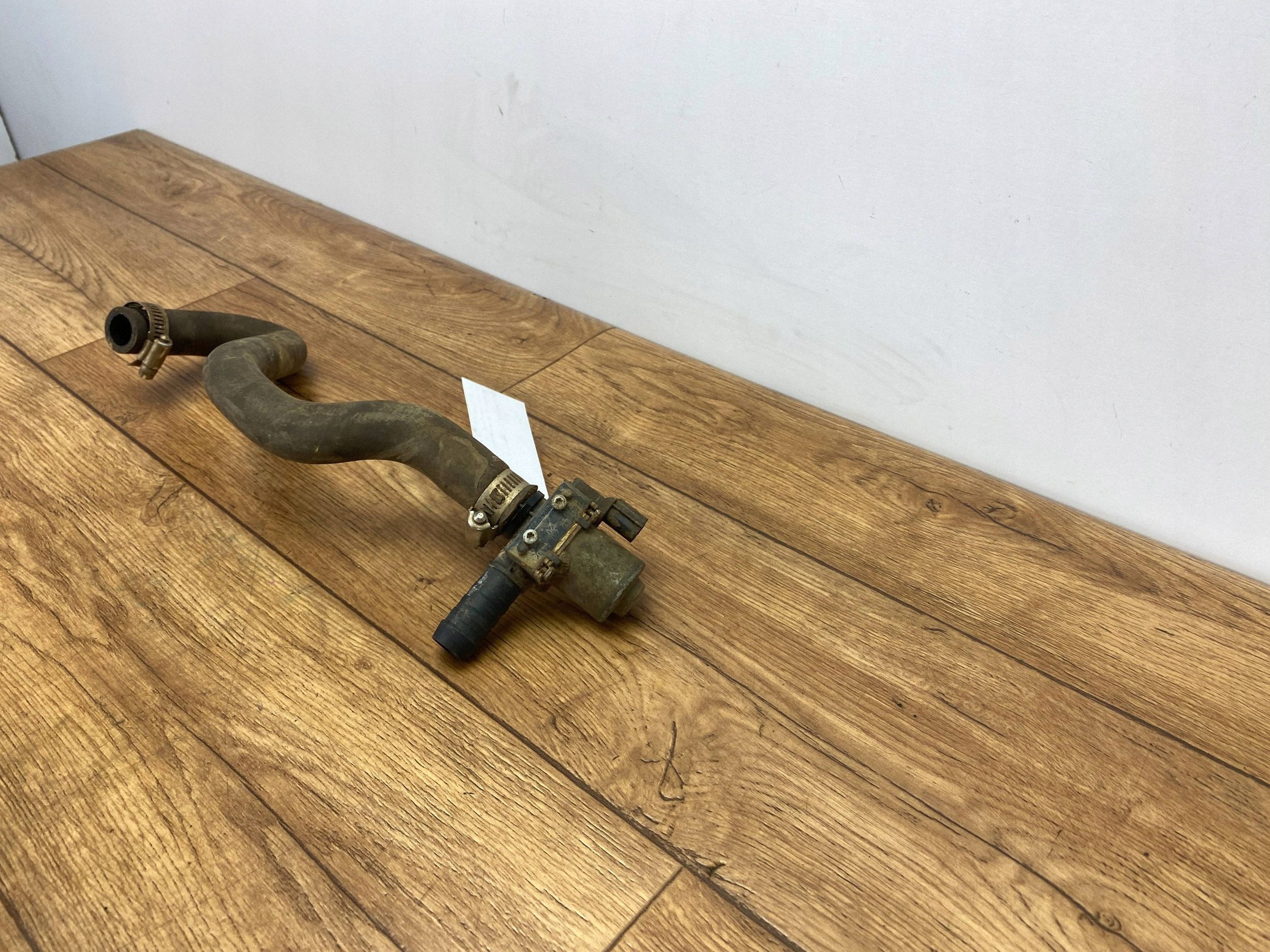 ventil kutija ventilacije prirubnica prijenos vode Ford F150 2015+
