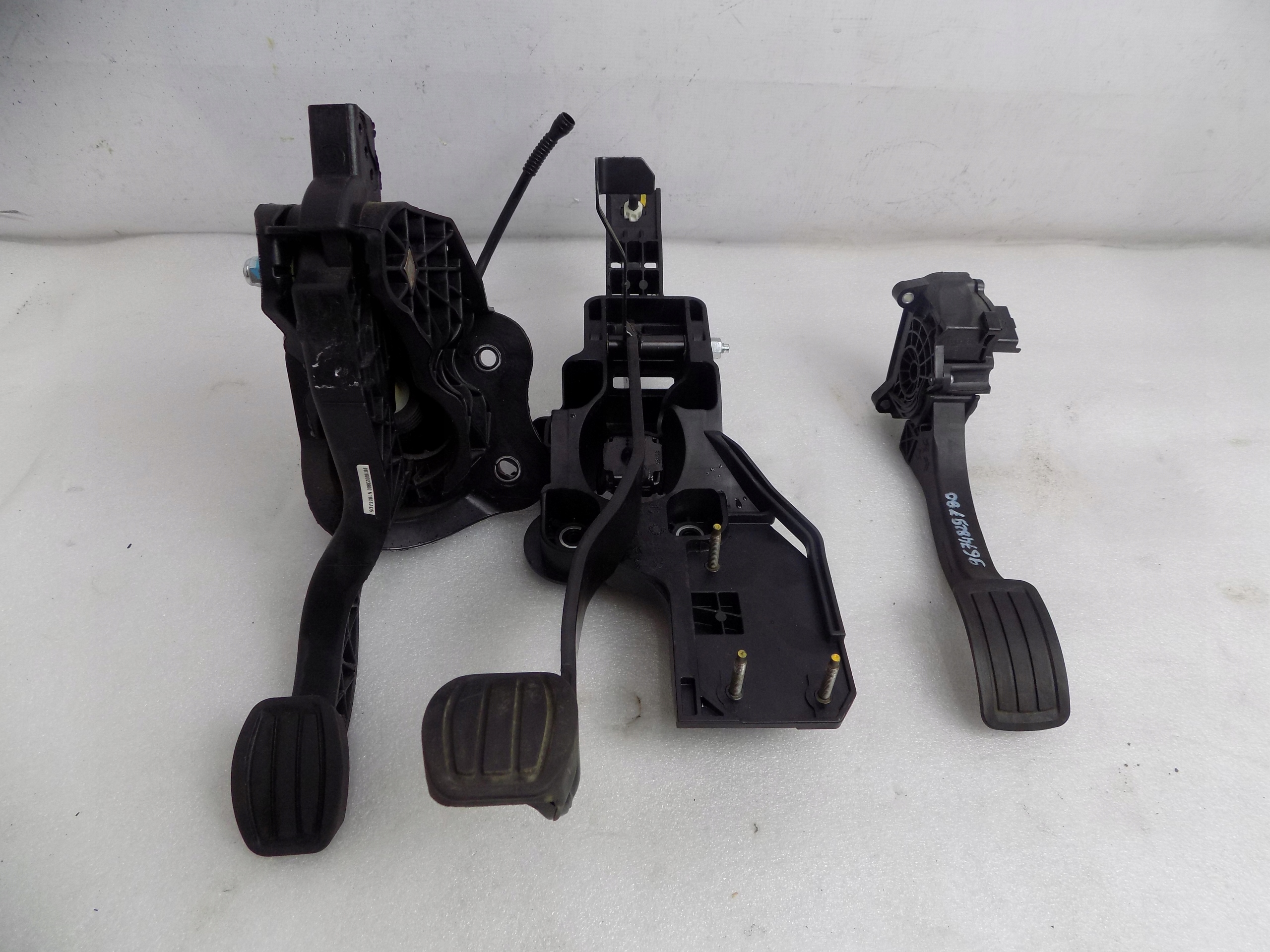 98189023800 - VIVARO C EXPERT III PROACE ПЕДАЛИ ПОЛНЫЙ КОМПЛЕКТ