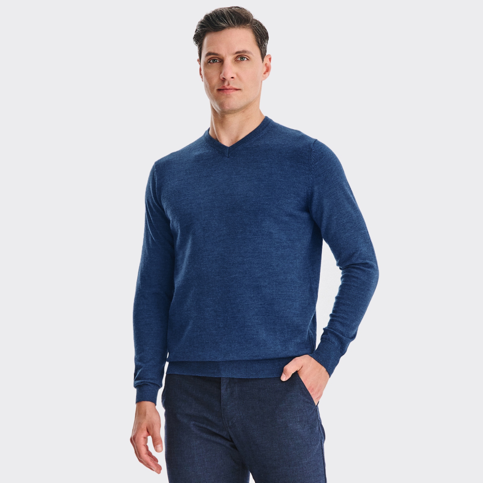Tmavě modrý pánský svetr V-Neck ze 100% merino vlny Pako Lorente vel XXL