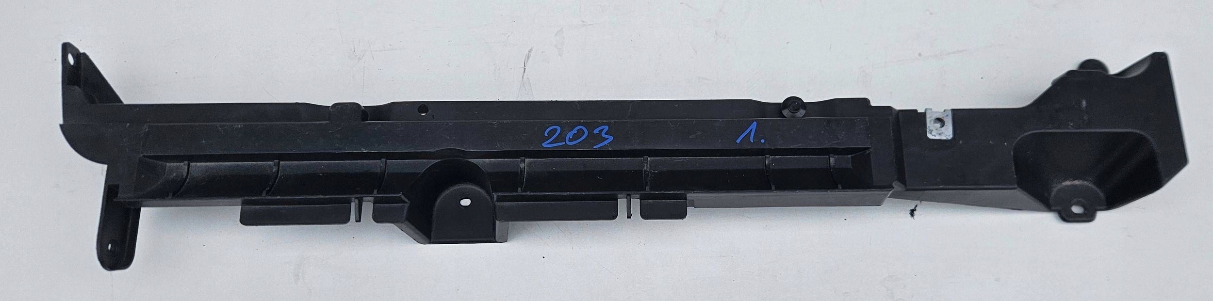 Mercedes-Benz C W203 right element wkladu boot 2036840431
