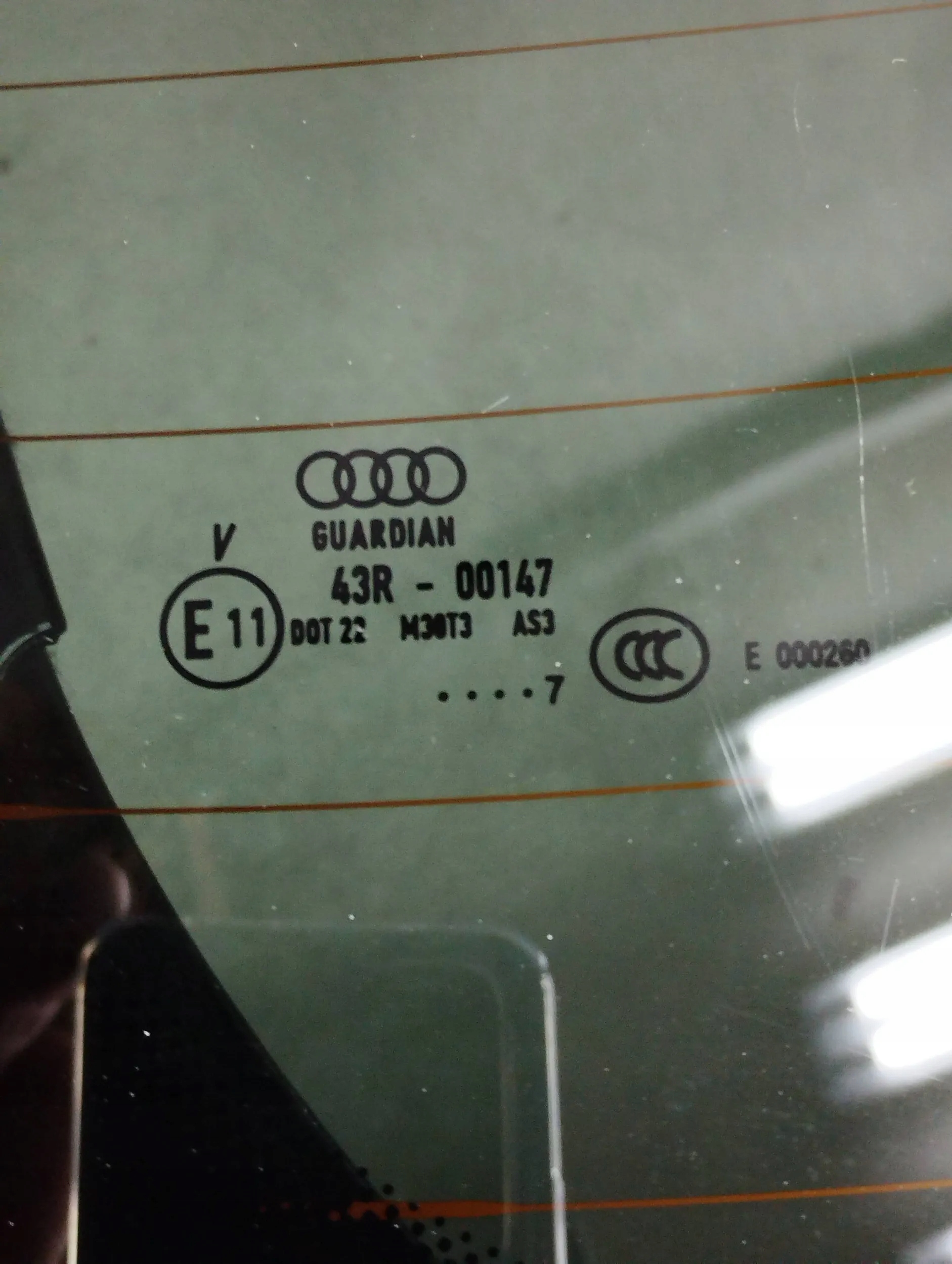 Audi Q7 4L boot door window LZ9Y