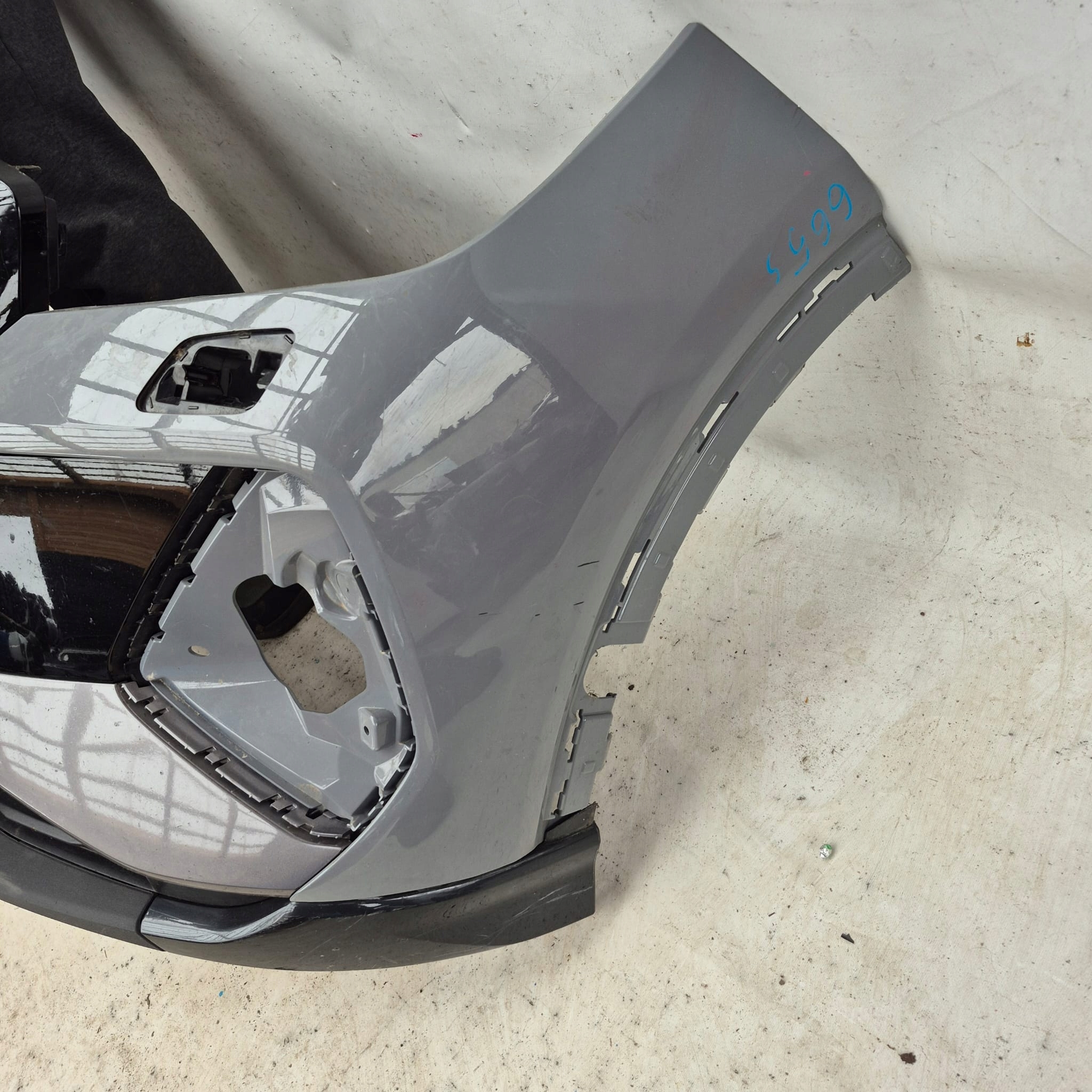 AUDI Q4 E-TRON 21-> bumper front front washer PDC