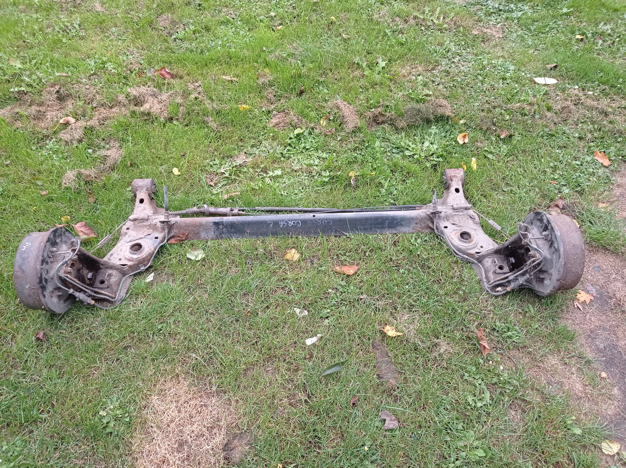 OPEL CORSA C - OS BELKA TYL ABS