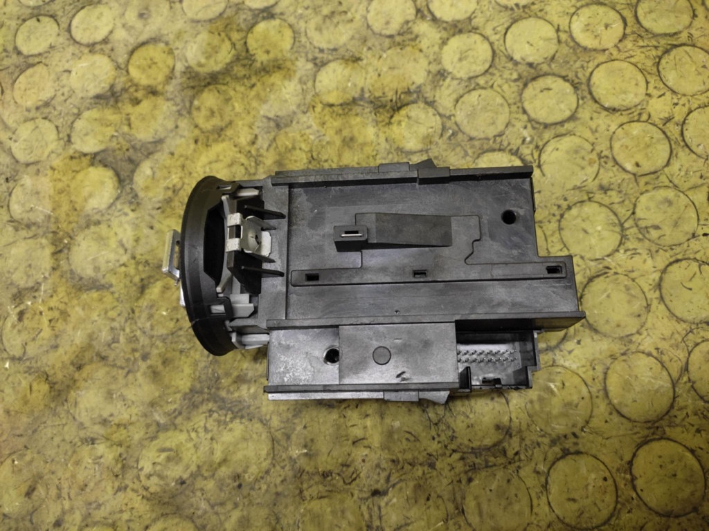 VW PASSAT B6 ignition key 3C0905843