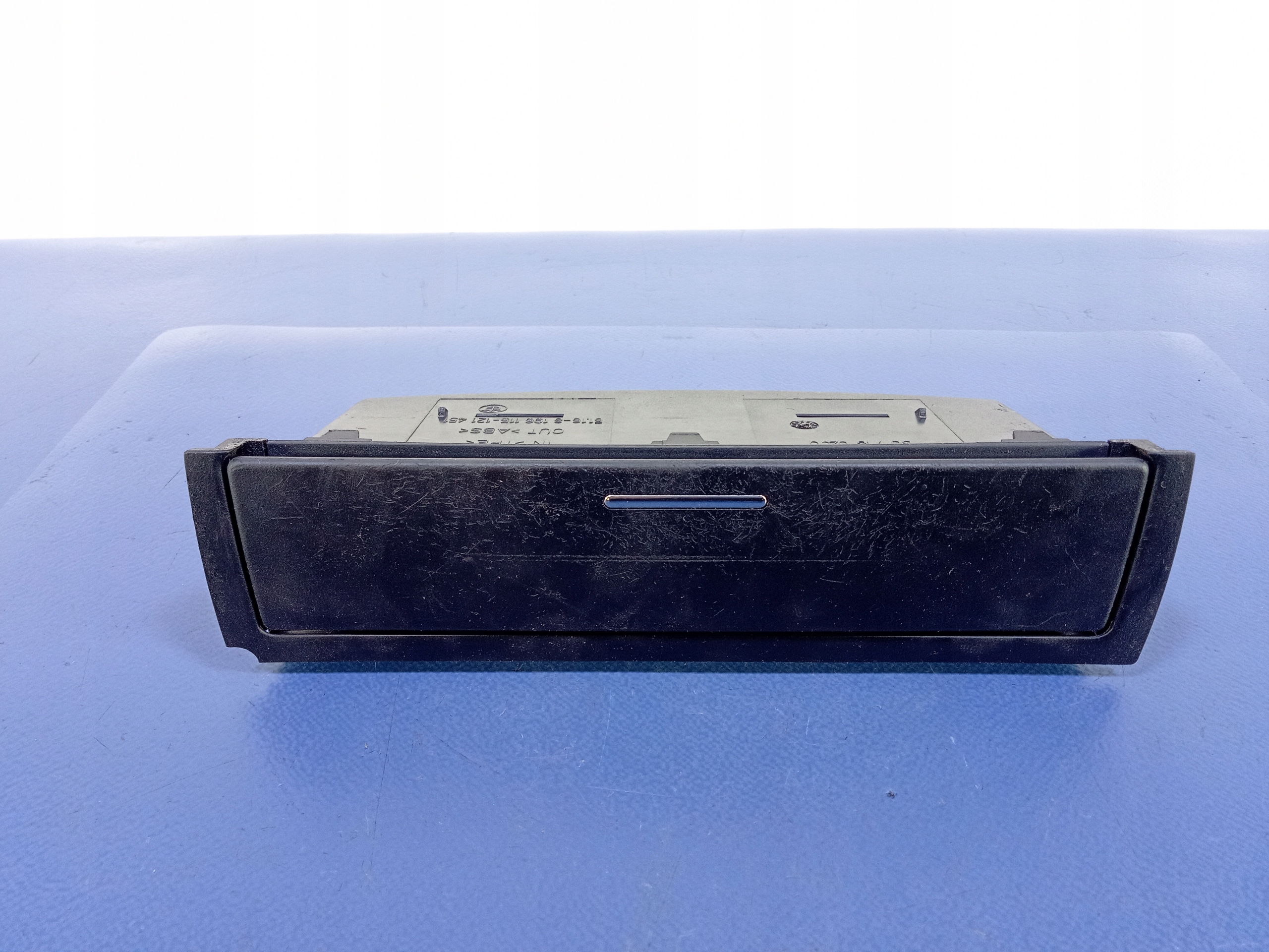 BMW 3 E46 бардачок полка консоли 8202188