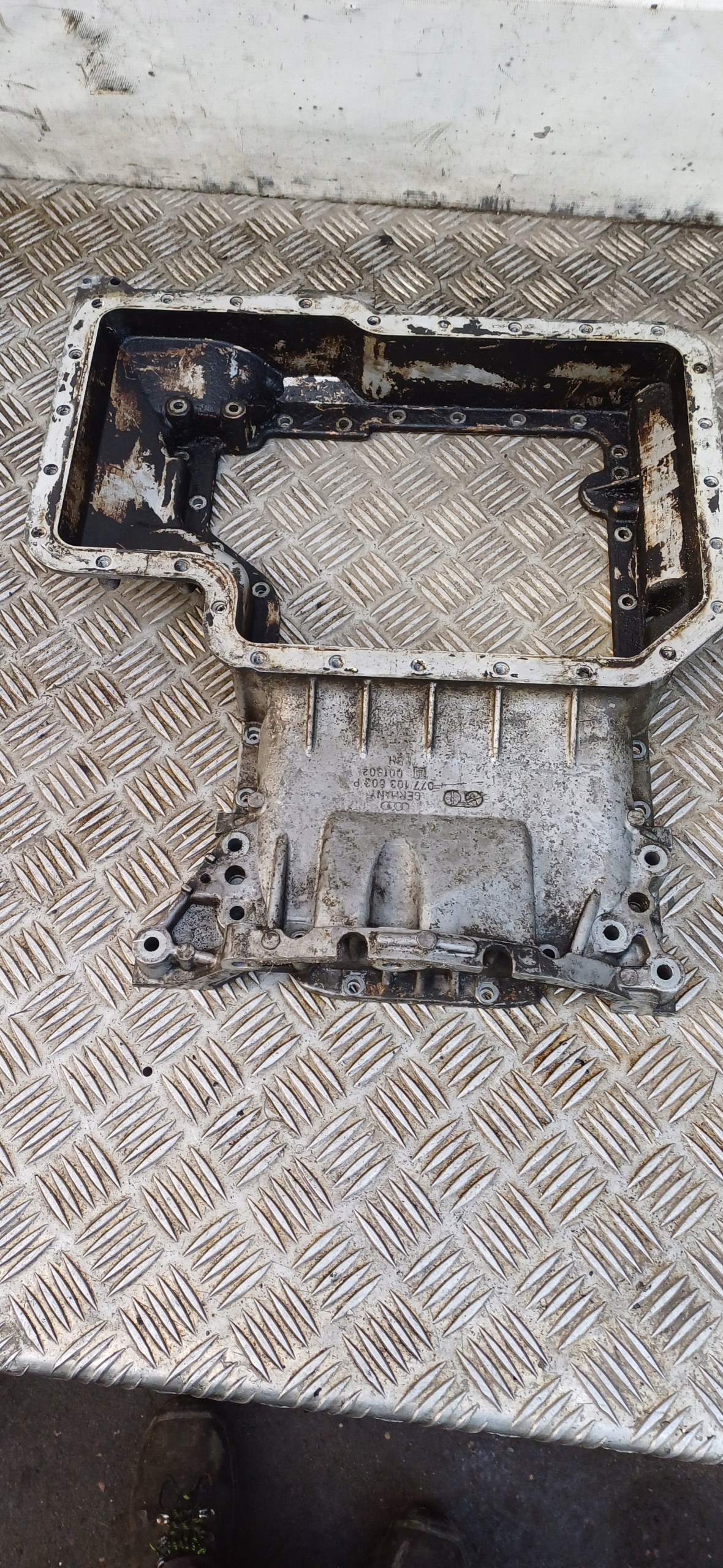 AUDI A6 C5 4.2 Coppa olio olio 077103603p