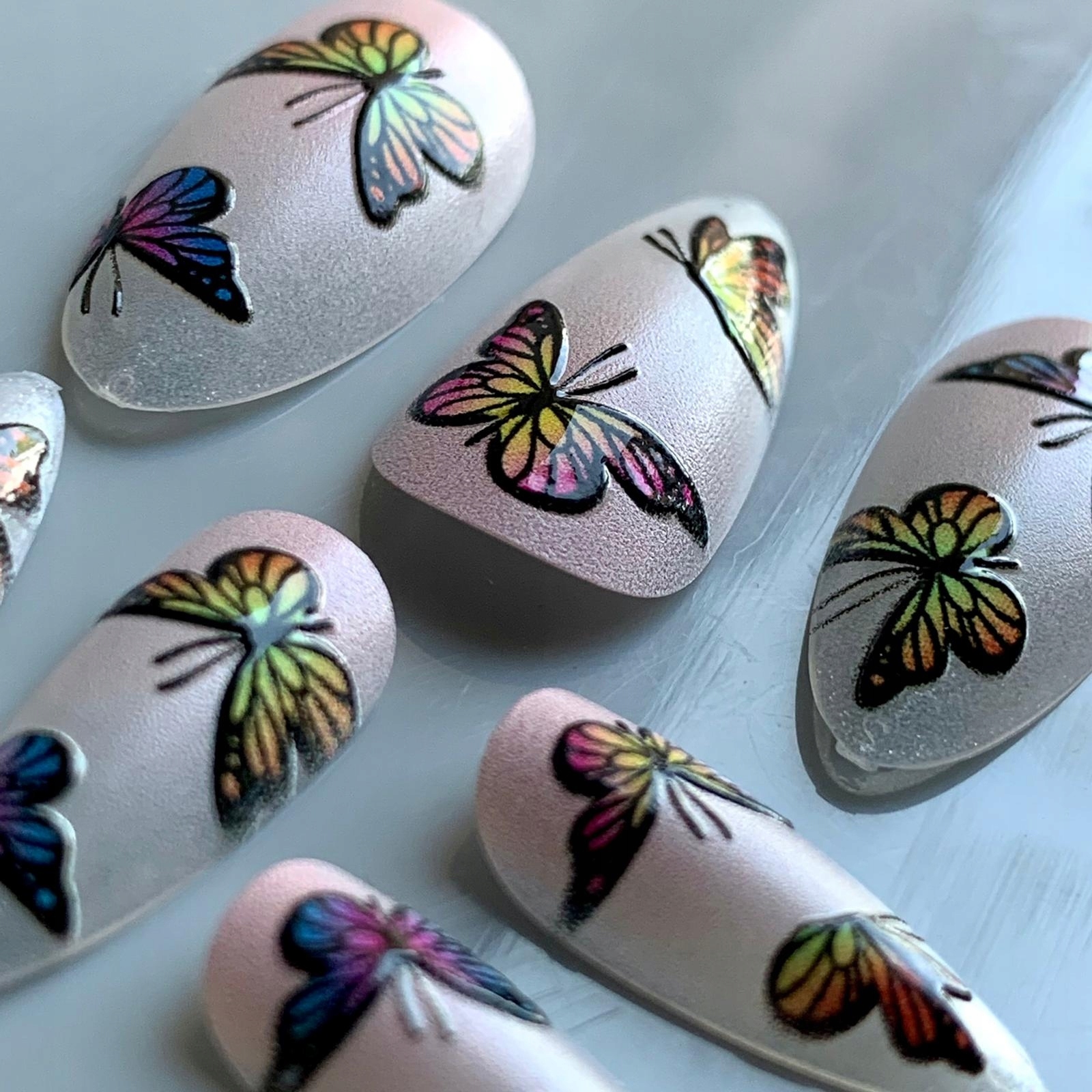 PAZNOKCIE SZTUCZNE TIPSY 24SZT Z KLEJEM MOTYLKI 3D WIOSENNE LETNIE Marka Deni Carte