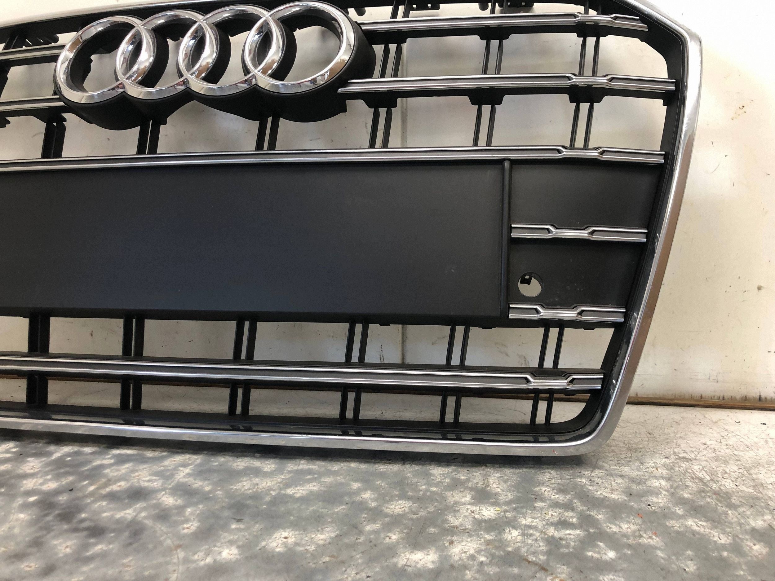 Grill Grill AUDI A6 C7 LIFT 4G0853653T