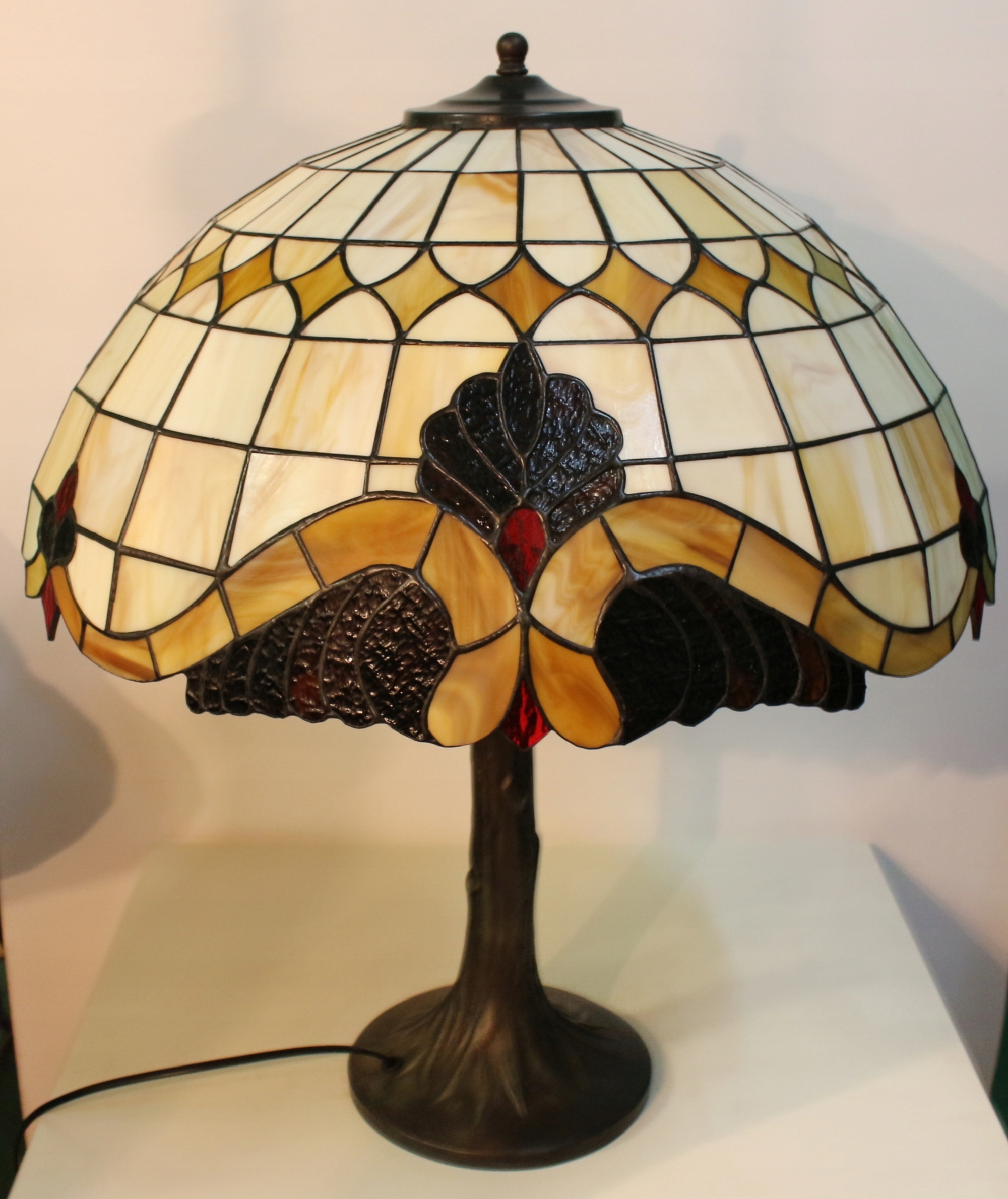 Stojací lampa Tiffany Barok béžová hnědá, stolní lampa do kanceláře i obývacího pokoje