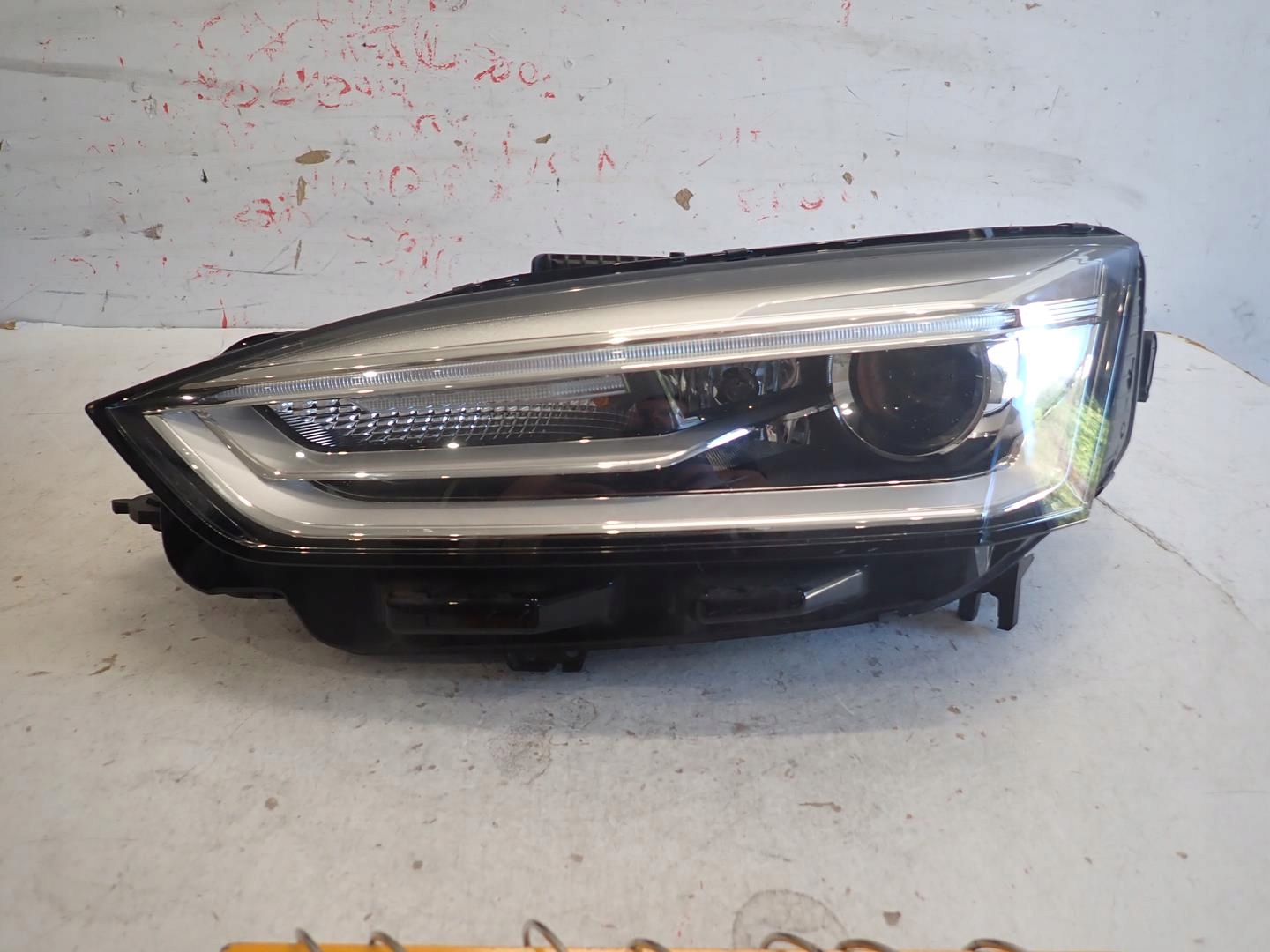 light front front left AUDI A5 II 2016- BI-XENON 8W6941005C