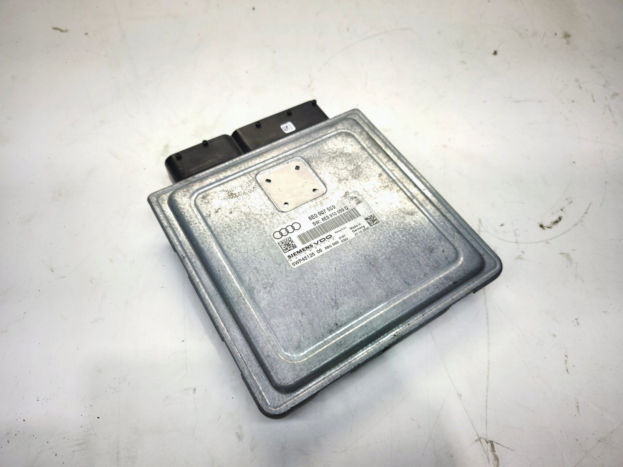 computer control unit of the engine AUDI A4 B7 3.2 FSI 8E0907559 8E0910559Q