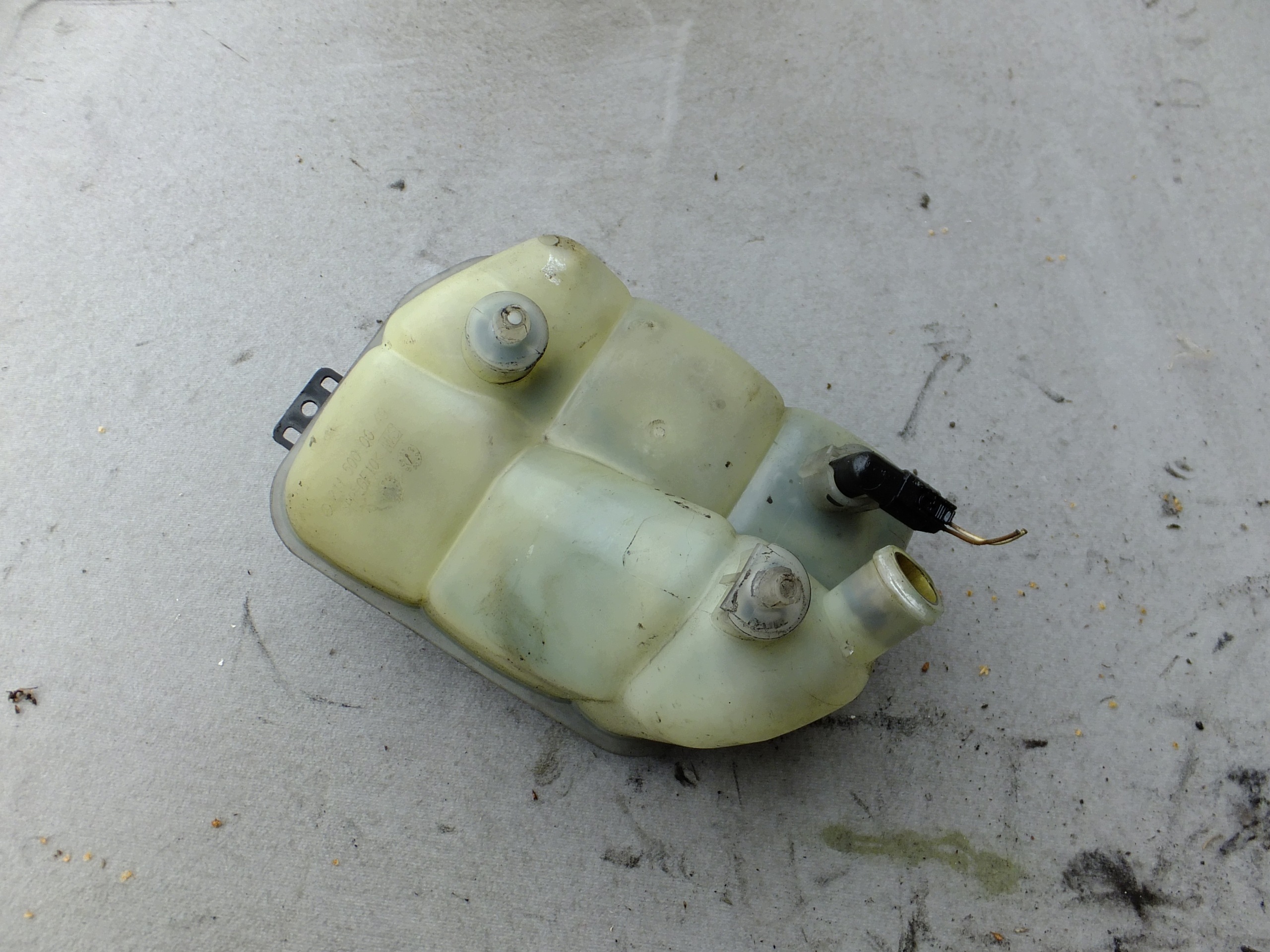 ekspanziona posuda mercedes w211 2,7 cdi 2115000049