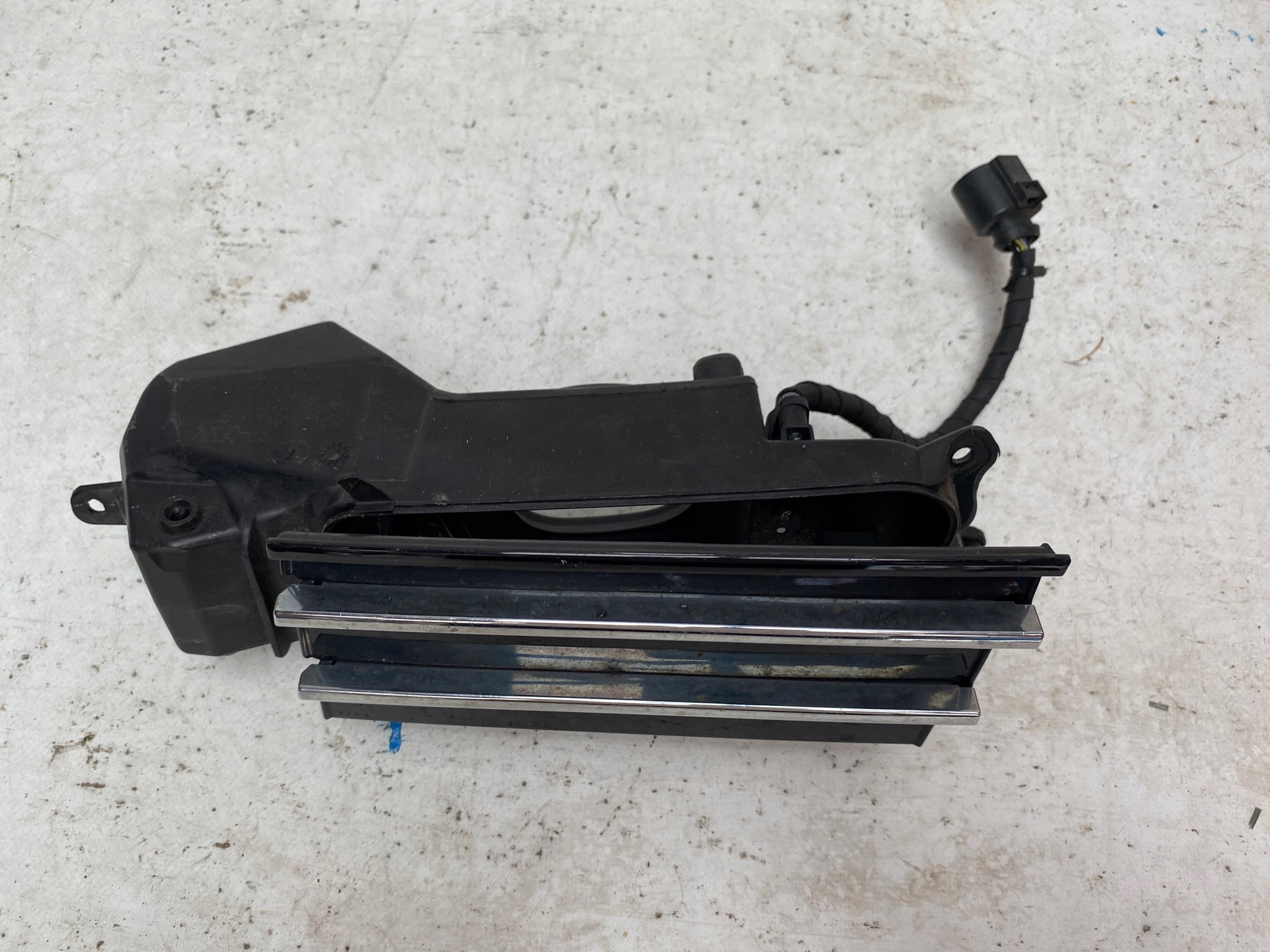 VW ARTEON 3G8 17- KLAPKA Adapter, Stecker LADOWANIA 3G8853396