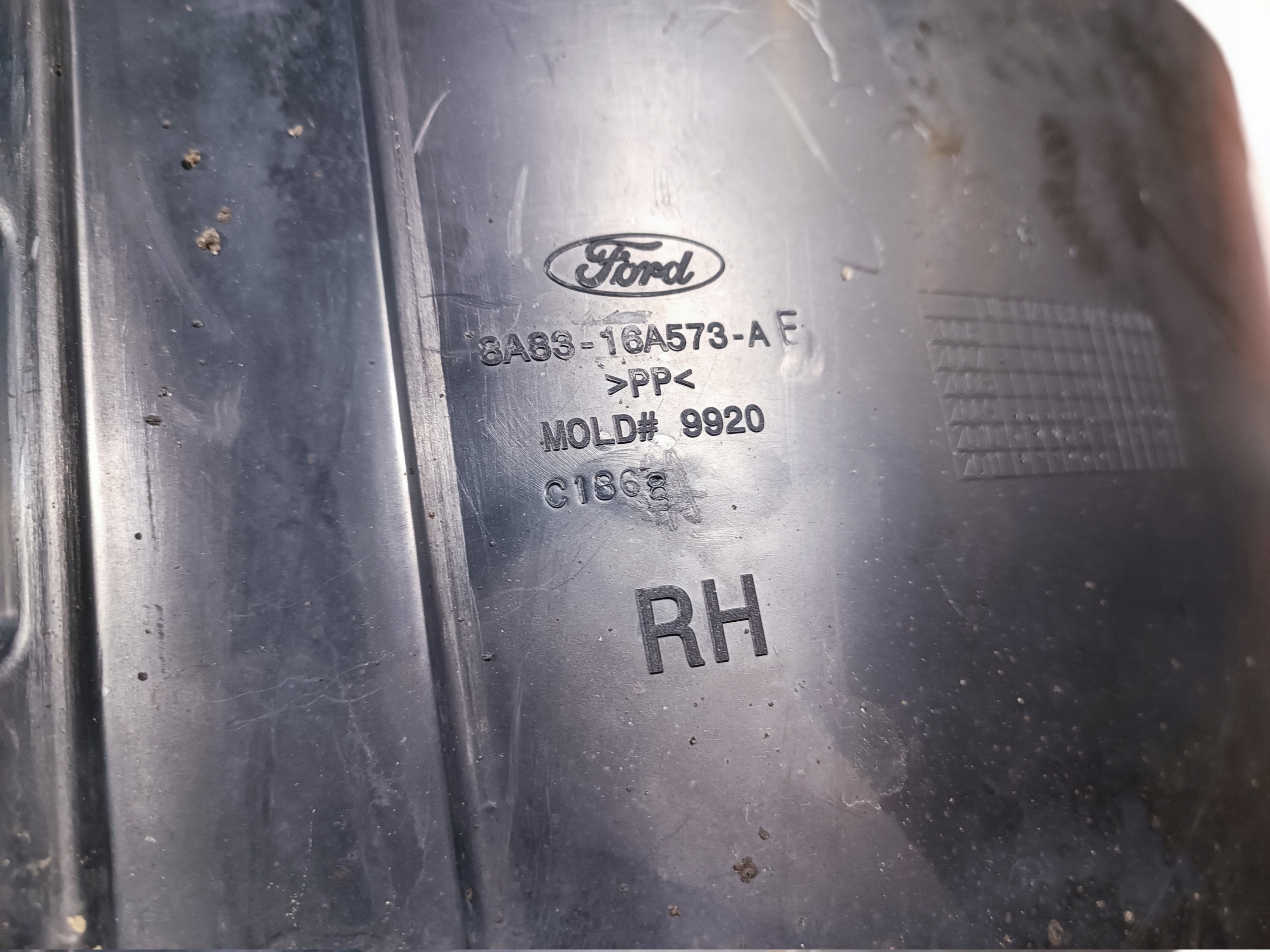 подкрылки правая передняя FORD FLEX 2011-