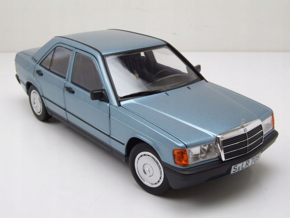 Mercedes 190E (W201) Blue 1984 1/18 Norev