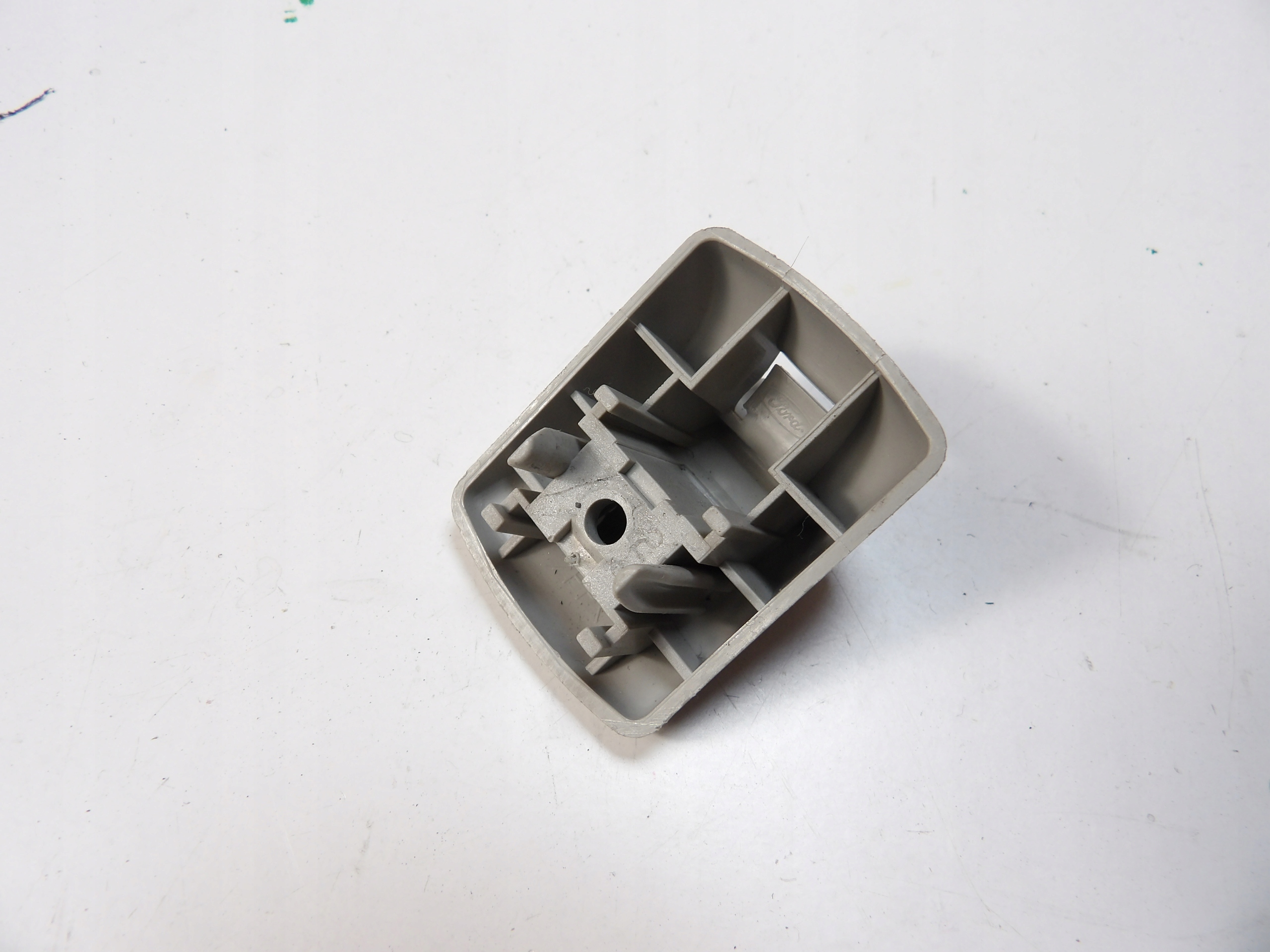FORD FIESTA MK7 hook DASZKA PRZECIWSLONECZNEGO