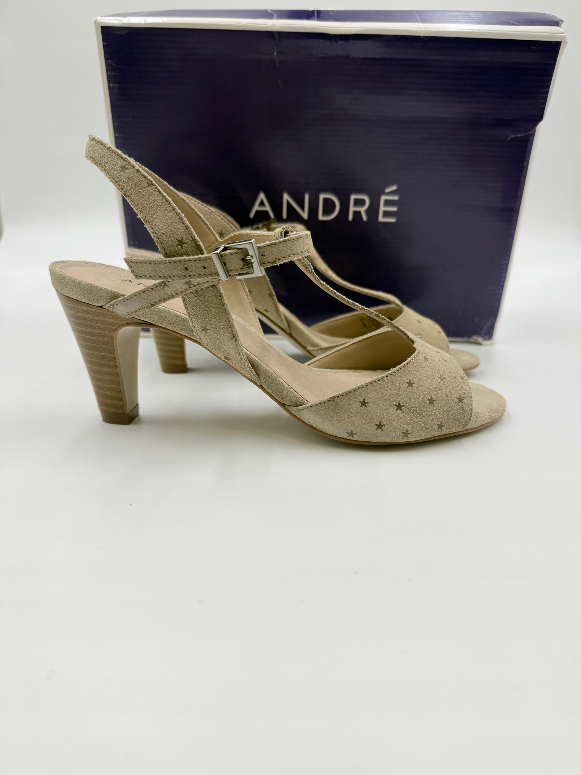 Kožené béžové sandály na podpatku André 38 vintage