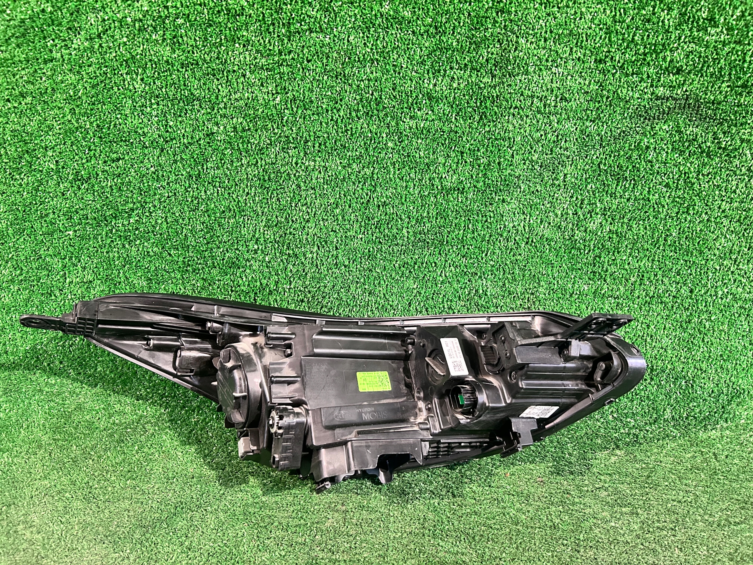 REFLEKTOR left KIA SPORTAGE IV LED
