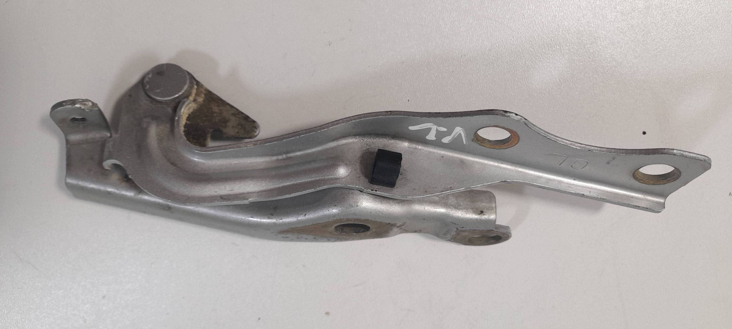 Mazda 2 DY 2002-2007 bonnet hinges left (Z142)
