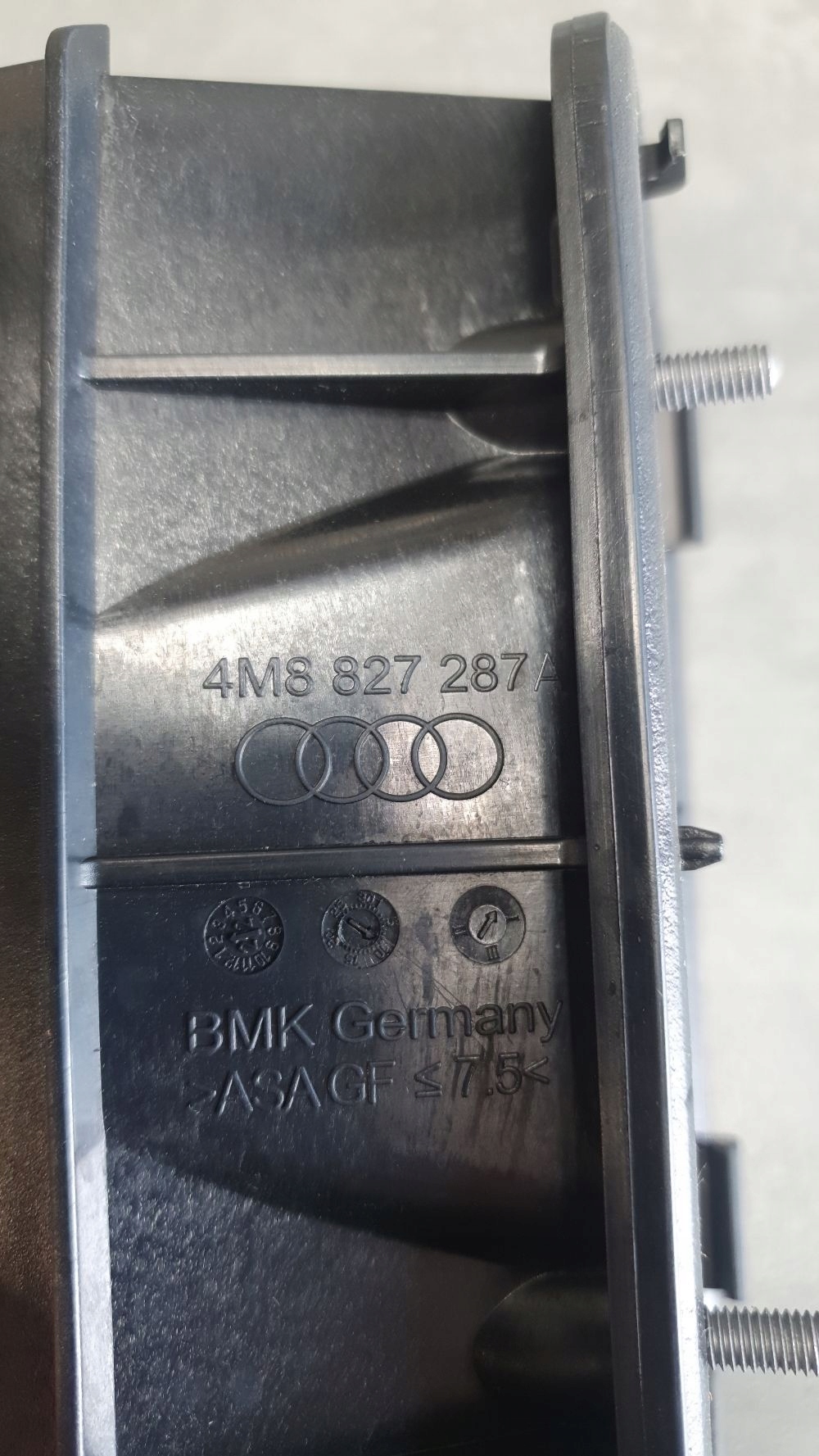 Audi Q8 Boîte adapter Poignées du capot 4M8827287A