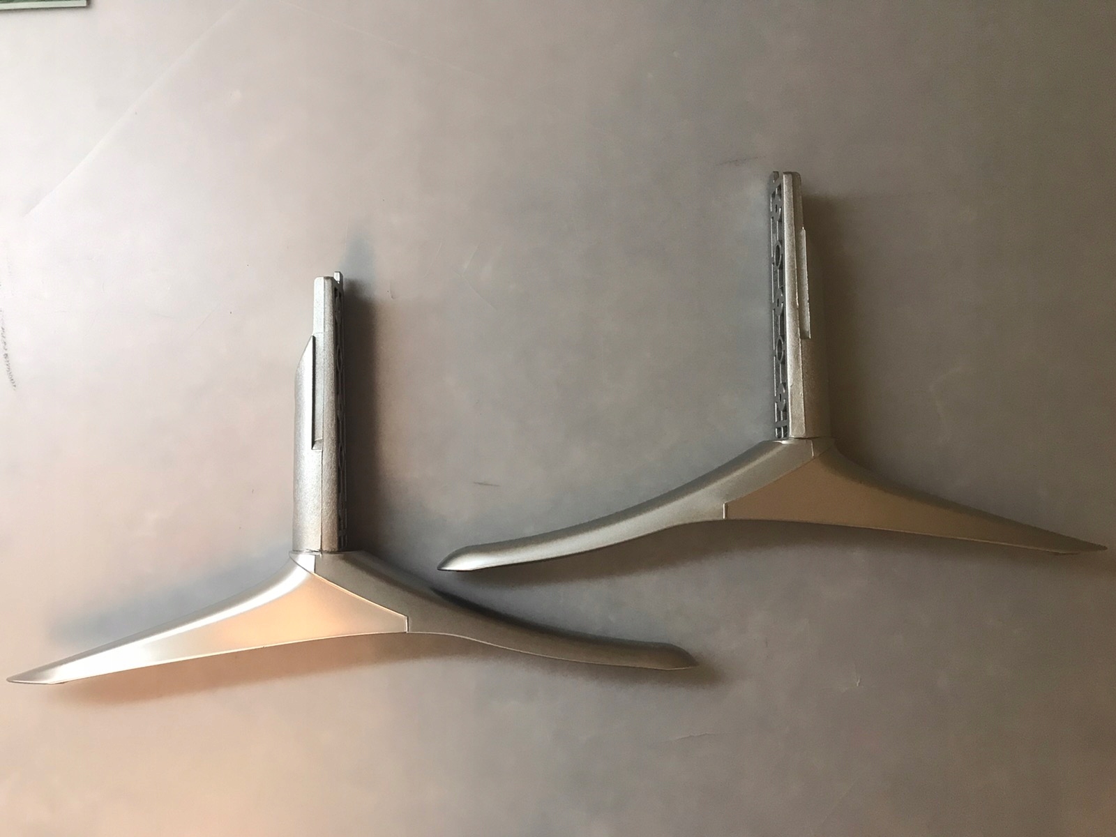 PODSTAWA NÓŻKI TELEFUNKEN D65U700M4CWH