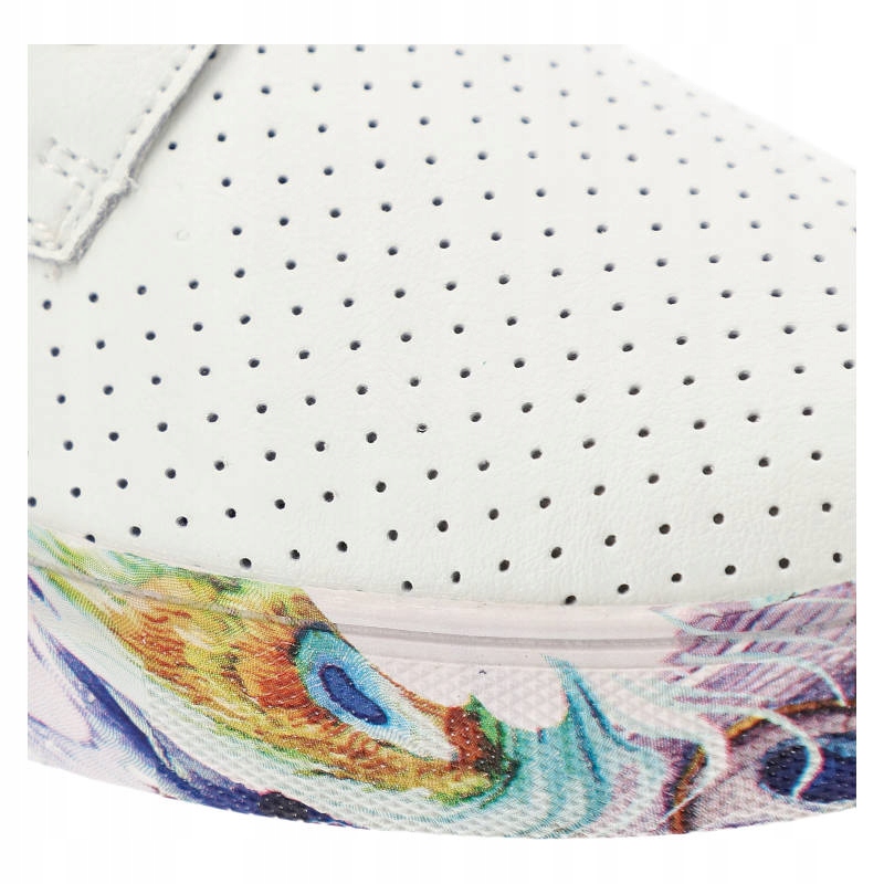 Białe Półbuty Artiker Na Ozdobnej Podeszwie Rozmiar 38