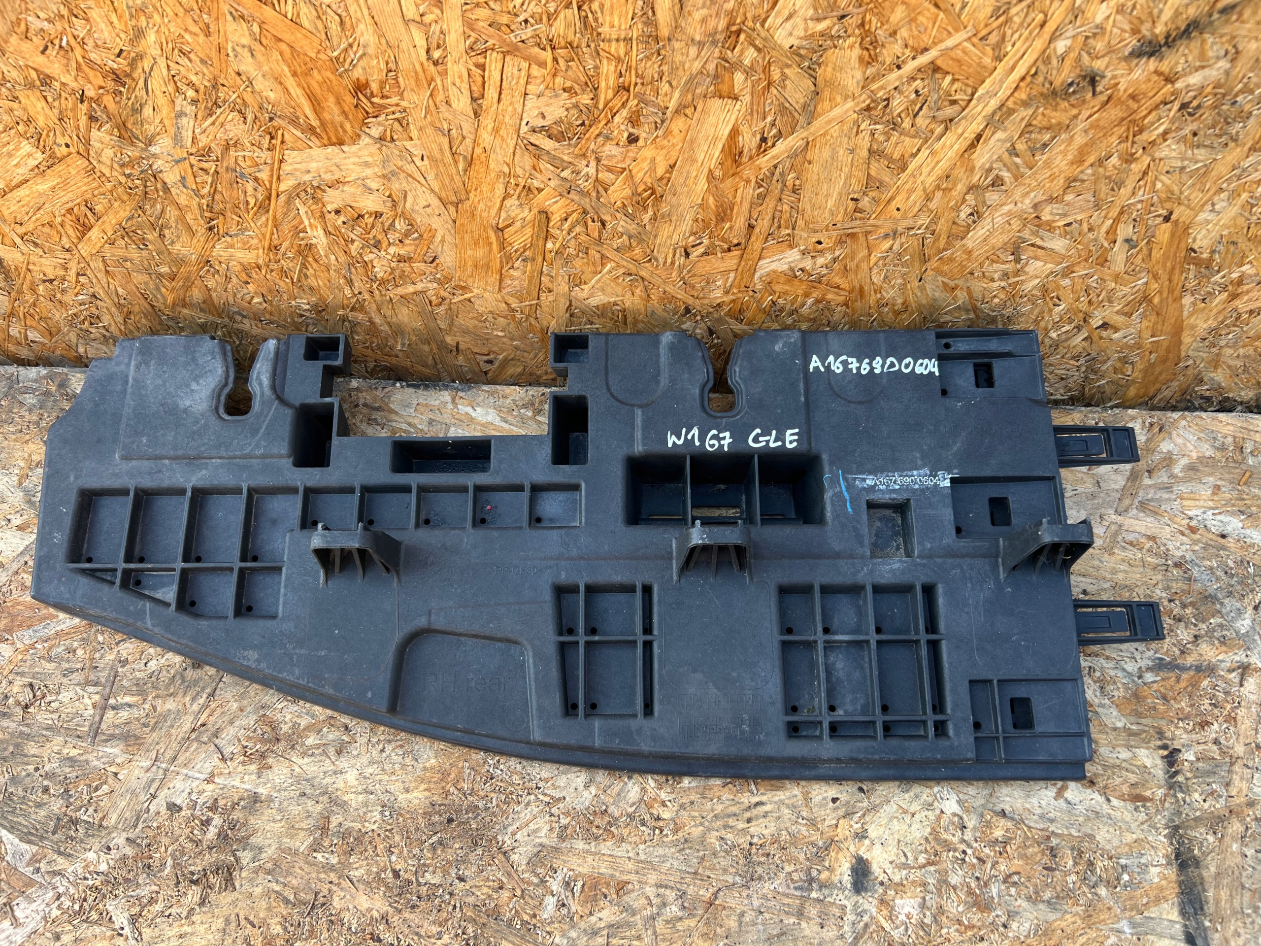 holder support threshold right MERCEDES GLE W167