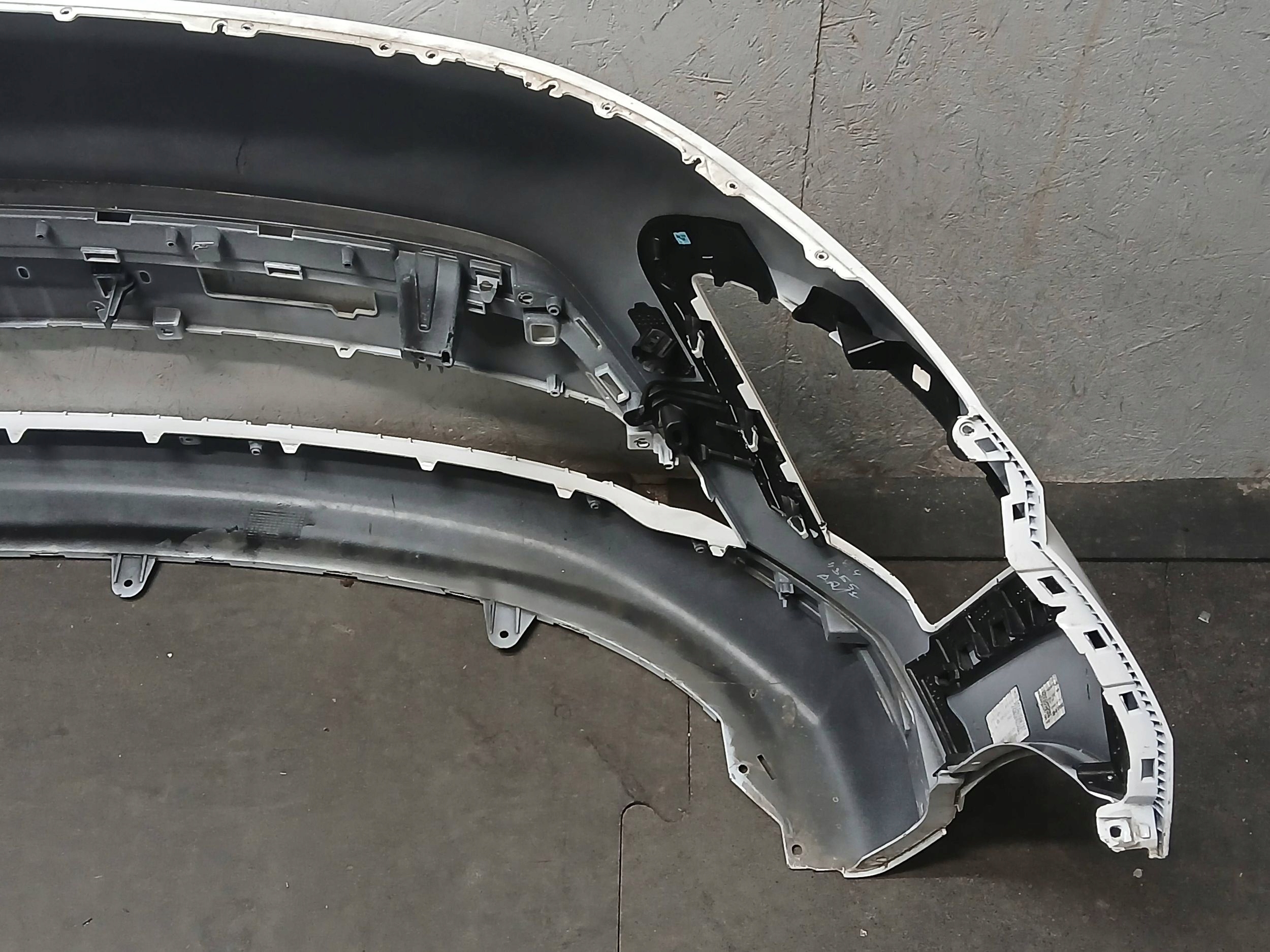 bumper front HYUNDAI KONA II 2 EV ELECTRIC
