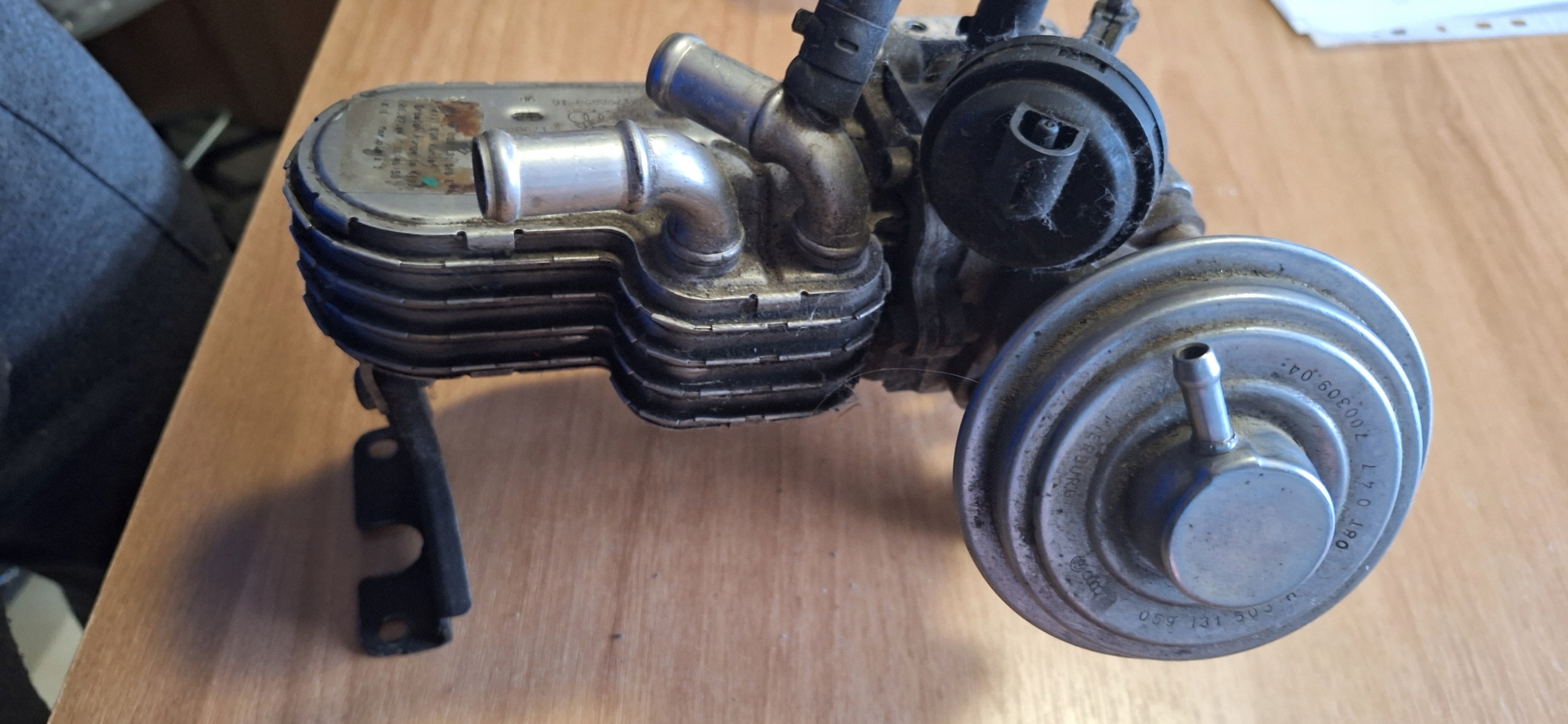 Radiateur Vanne EGR 059131063B Audi A8 D3