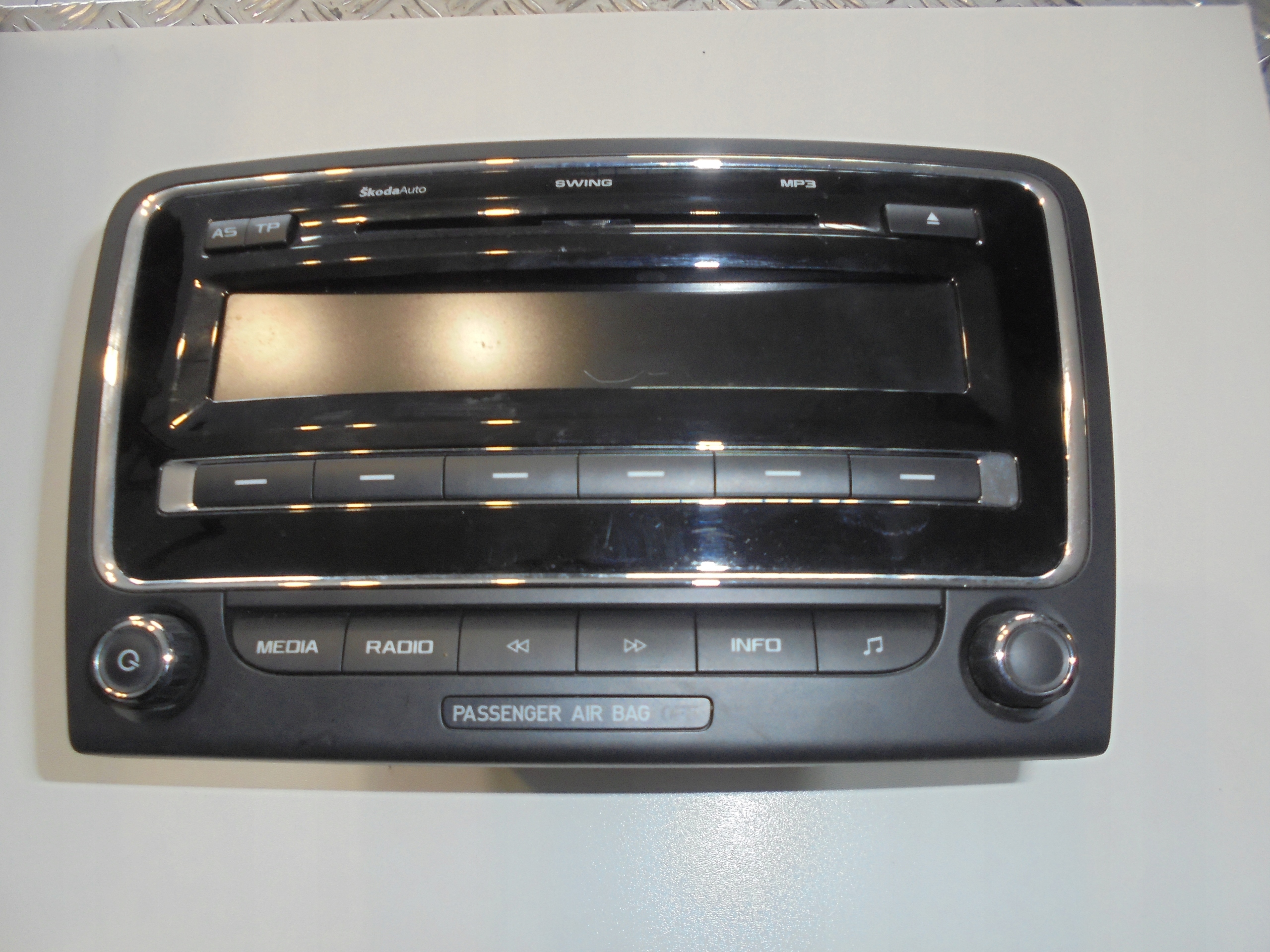 SKODA SUPERB II 3T0 RADIO