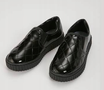 TU Czarne, lakierowane, pikowane buty roz 24