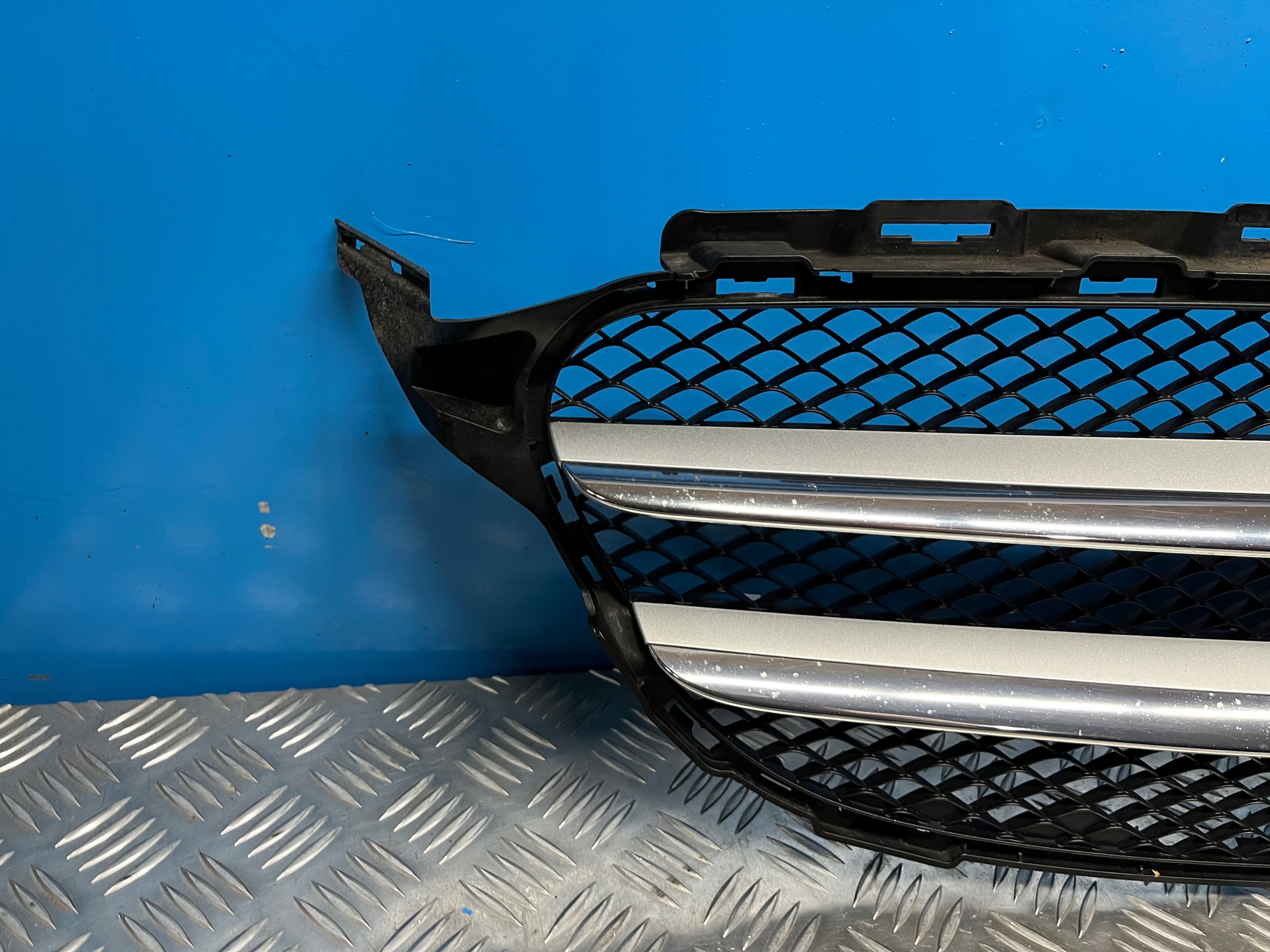 Mercedes-Benz C-Klasse W205 Kühlergrill FRONTGRILL Kühlergitter A2058800183 - Thumbnail 2