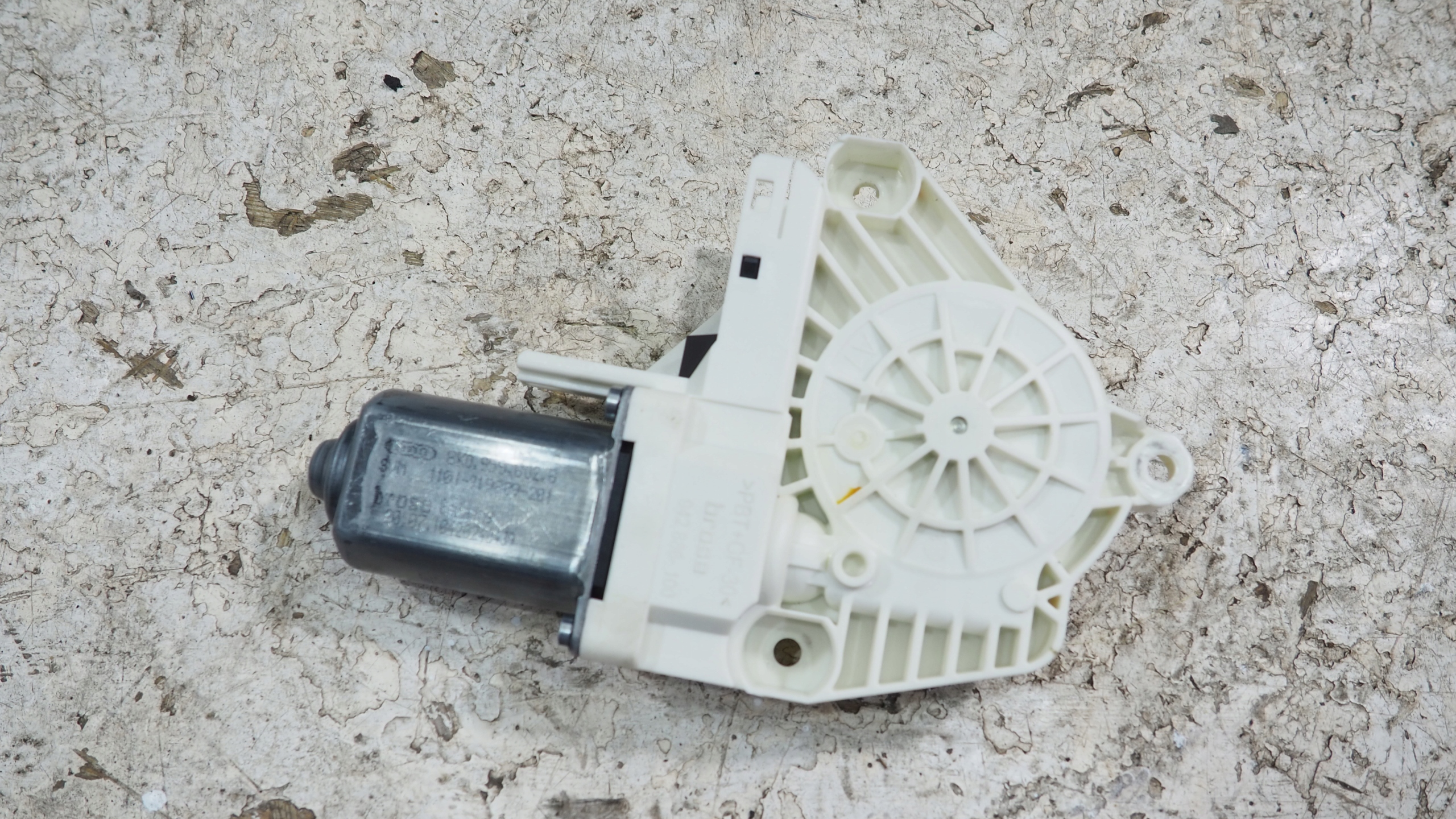 Audi A4 A5 A6 Q5 mini motor windows right front 8K0959802B