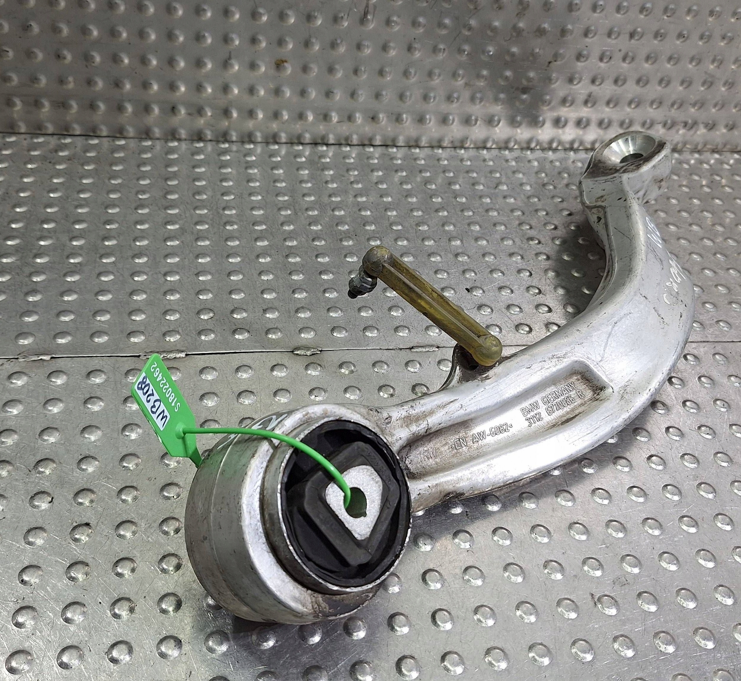 rameno pravý předek 6770686 BMW E60 E61 XDRIVE