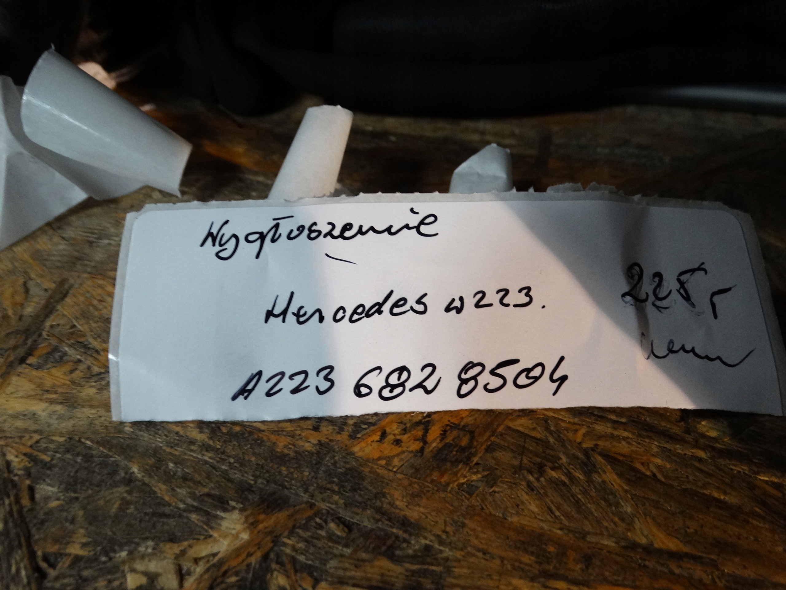 hangszigetelő hátsó MERCEDES W223 1