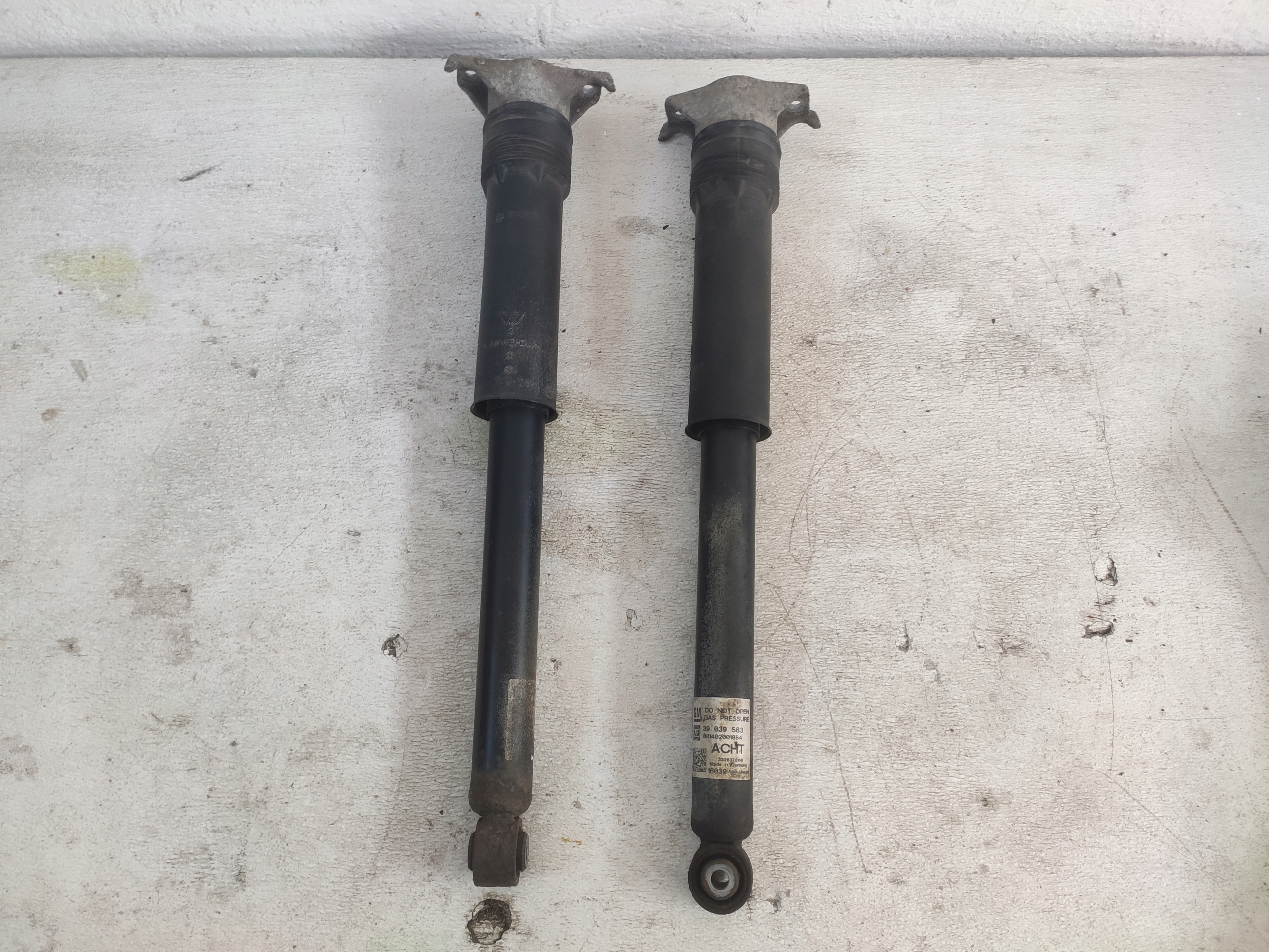 OPEL ASTRA K HB 2016 shock absorbers rear. KOMPLET