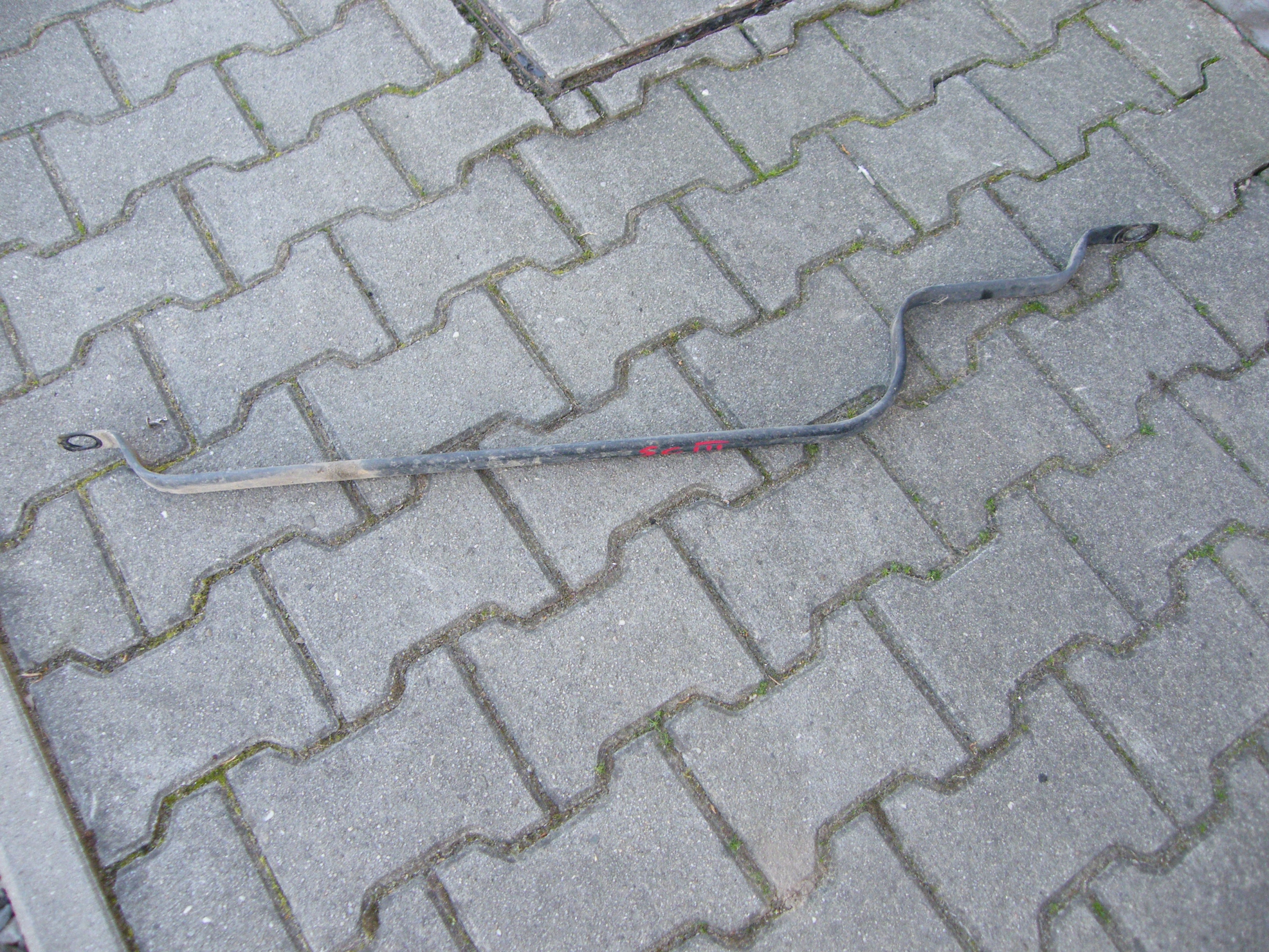 ЗАЖИМНОЕ КРЕПЛЕНИЕ ТОПЛИВНОГО БАКА SCENIC III