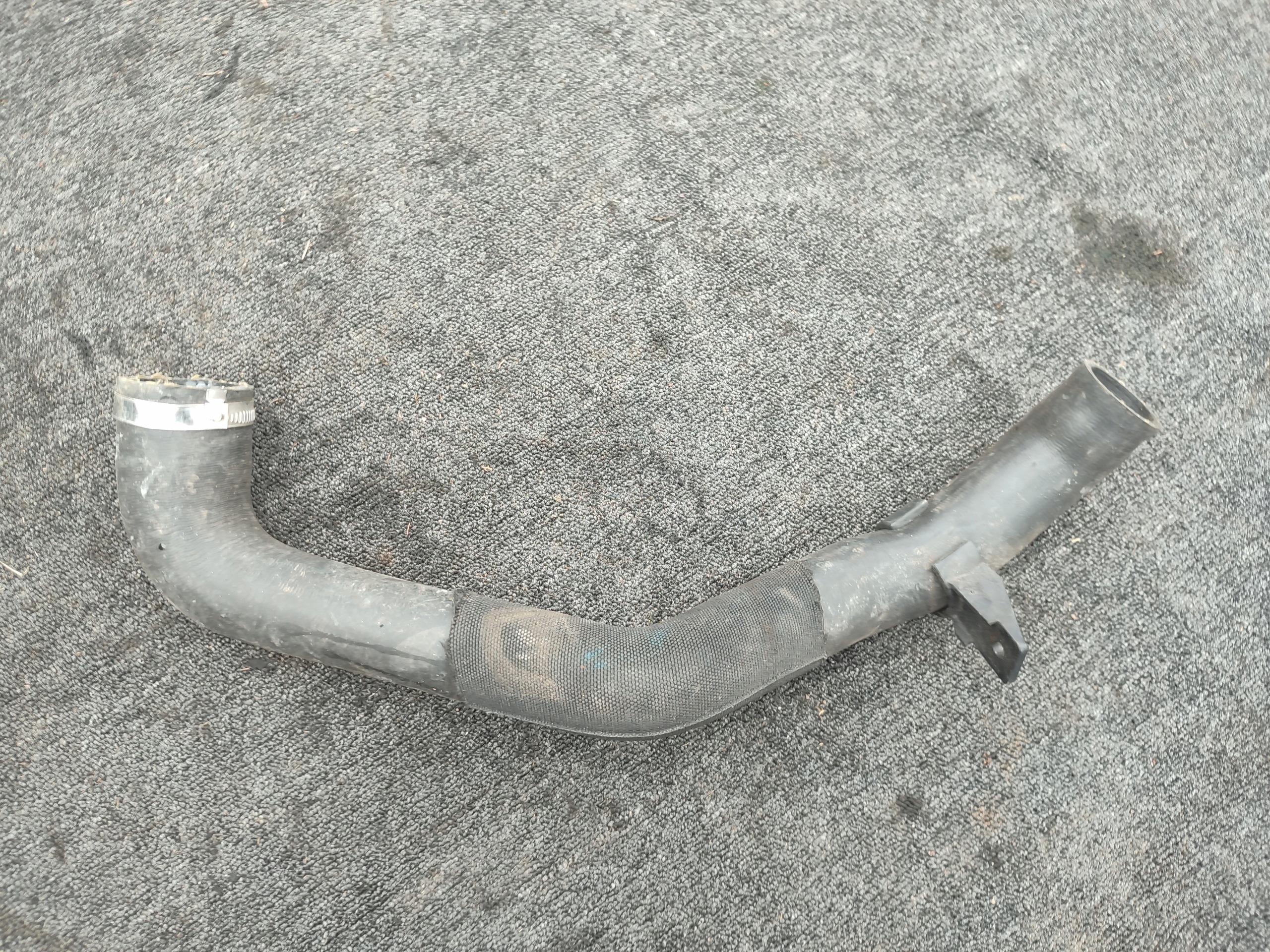 cijev prijenos crijevo vode Ford Fiesta 1.0