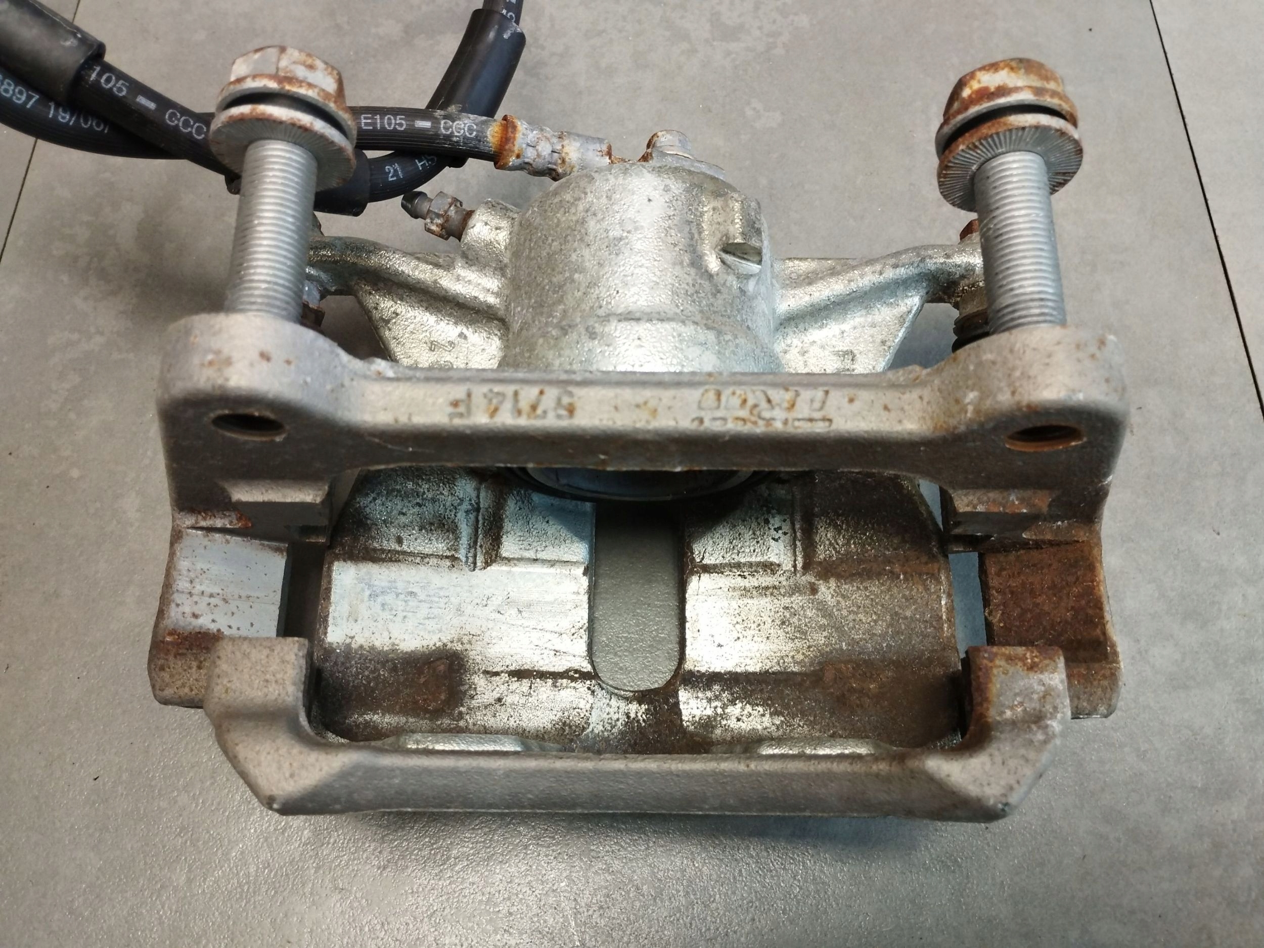 Audi Q3 F3 83A caliper left front 3Q0105H