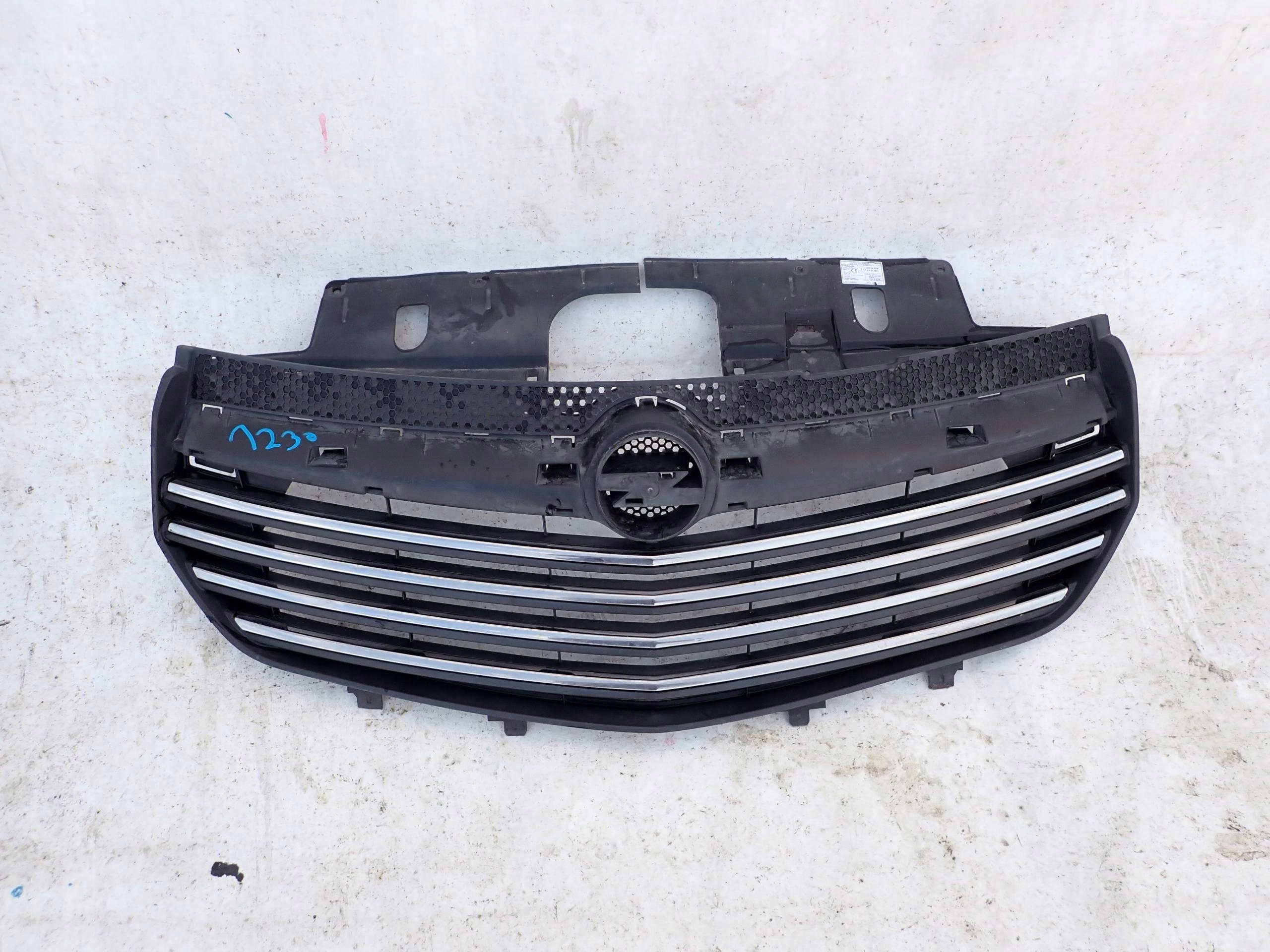 opel Vivaro II 14-> решетка радиатора
