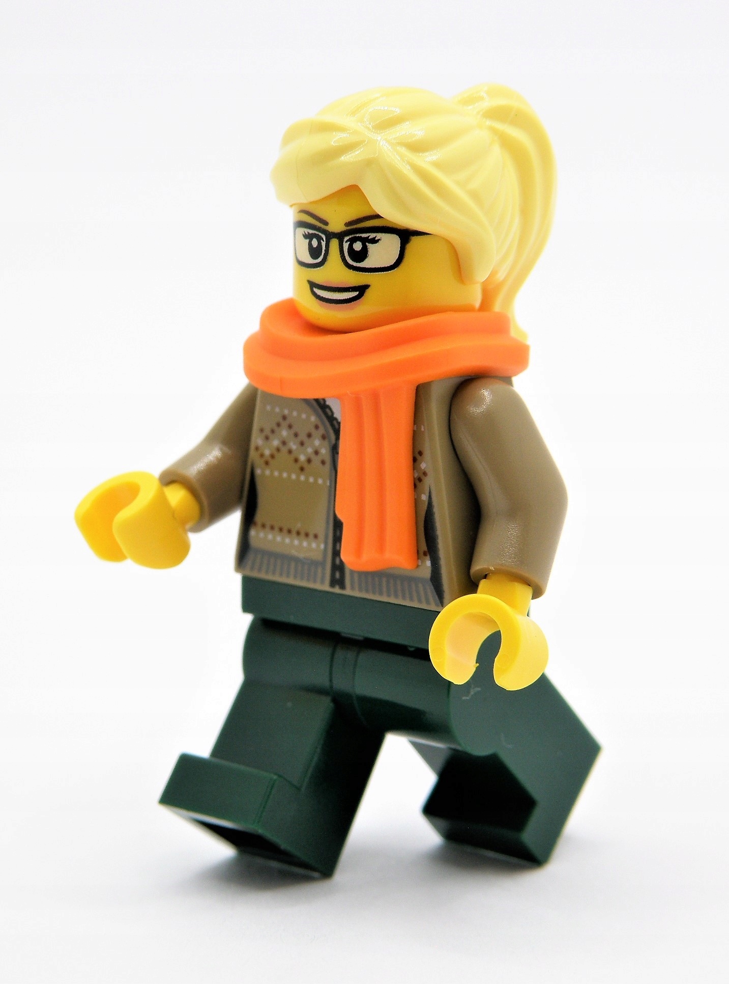 

Lego figurka kobieta sweter i szalik cty1084 F0057