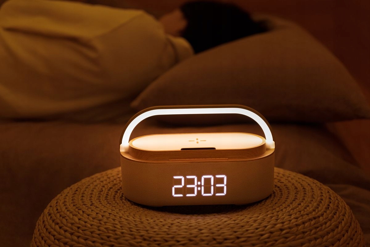 Radio Radiobudzik Bluetooth Ładowarka Bezprzewodowa Lampka Manta Verona Model Verona