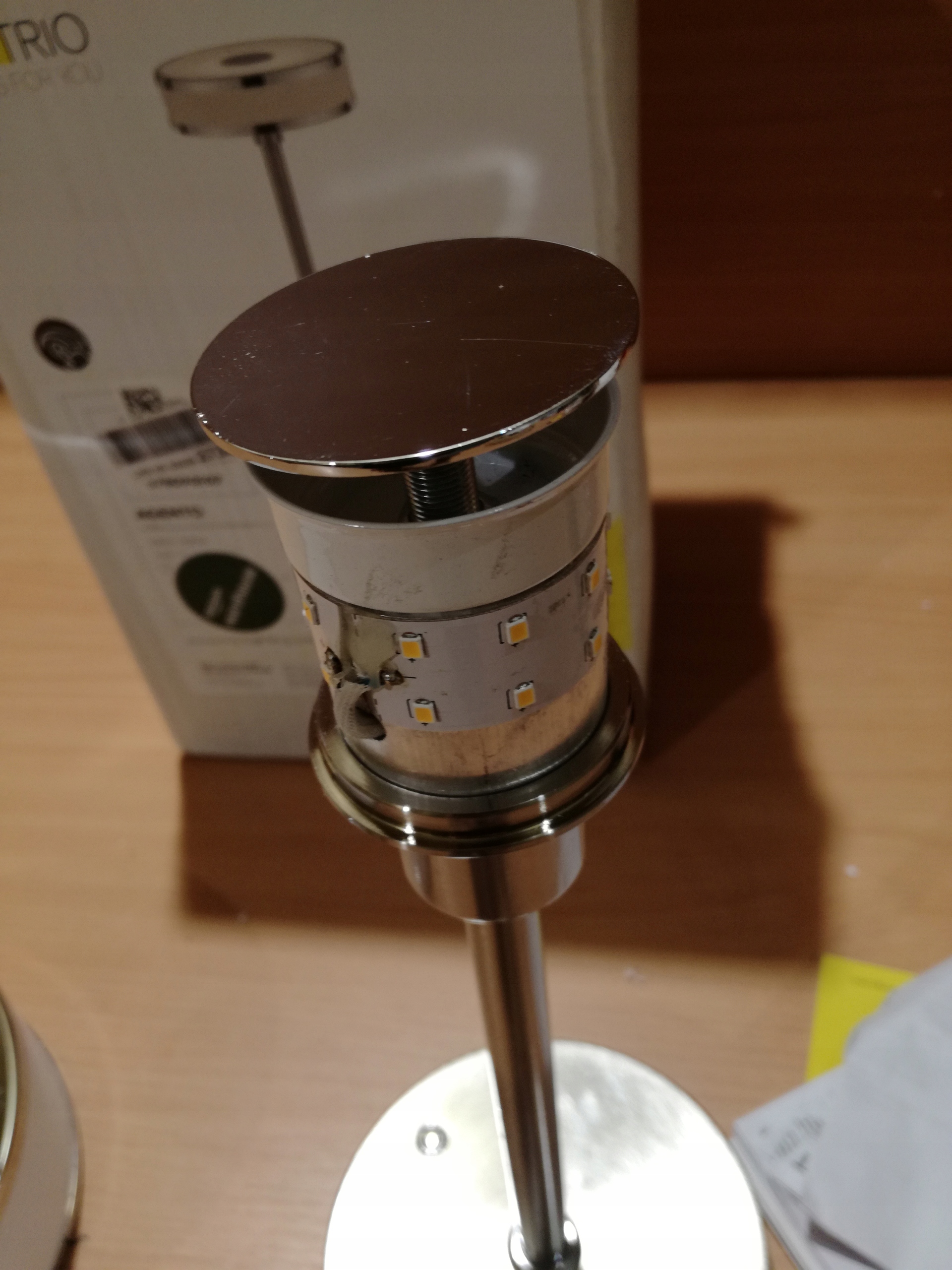 Metalowa lampa nocna na komodę Trio AGENTO LED Kod producenta 578090107