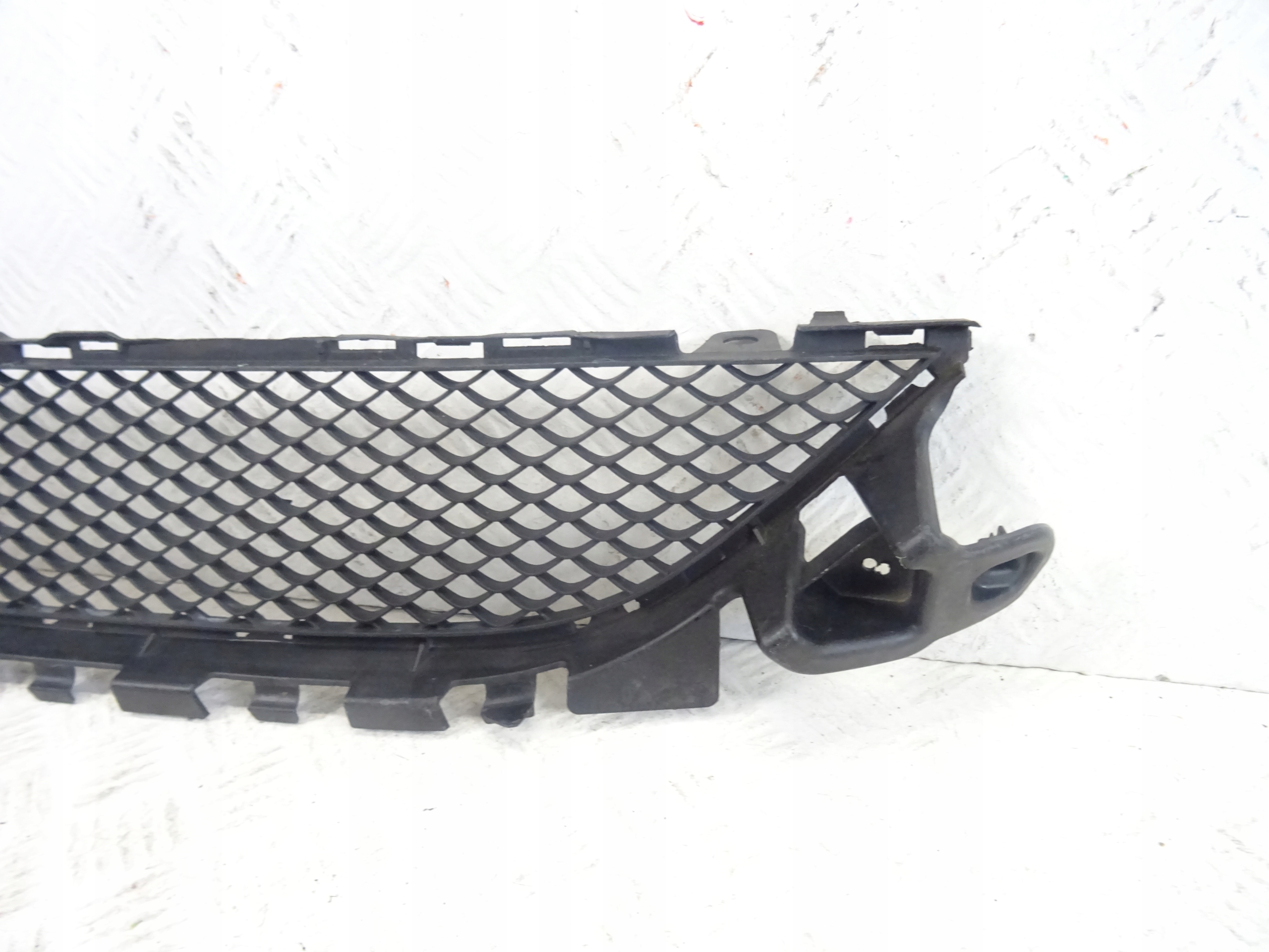 grid of a bumper front front central MERCEDES W205 A2058852123