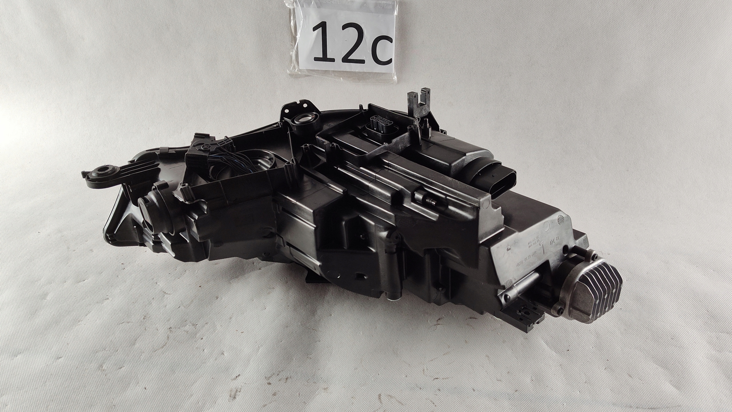 Audi A4 B9 15- Фара левая full led 8W0941033 европа