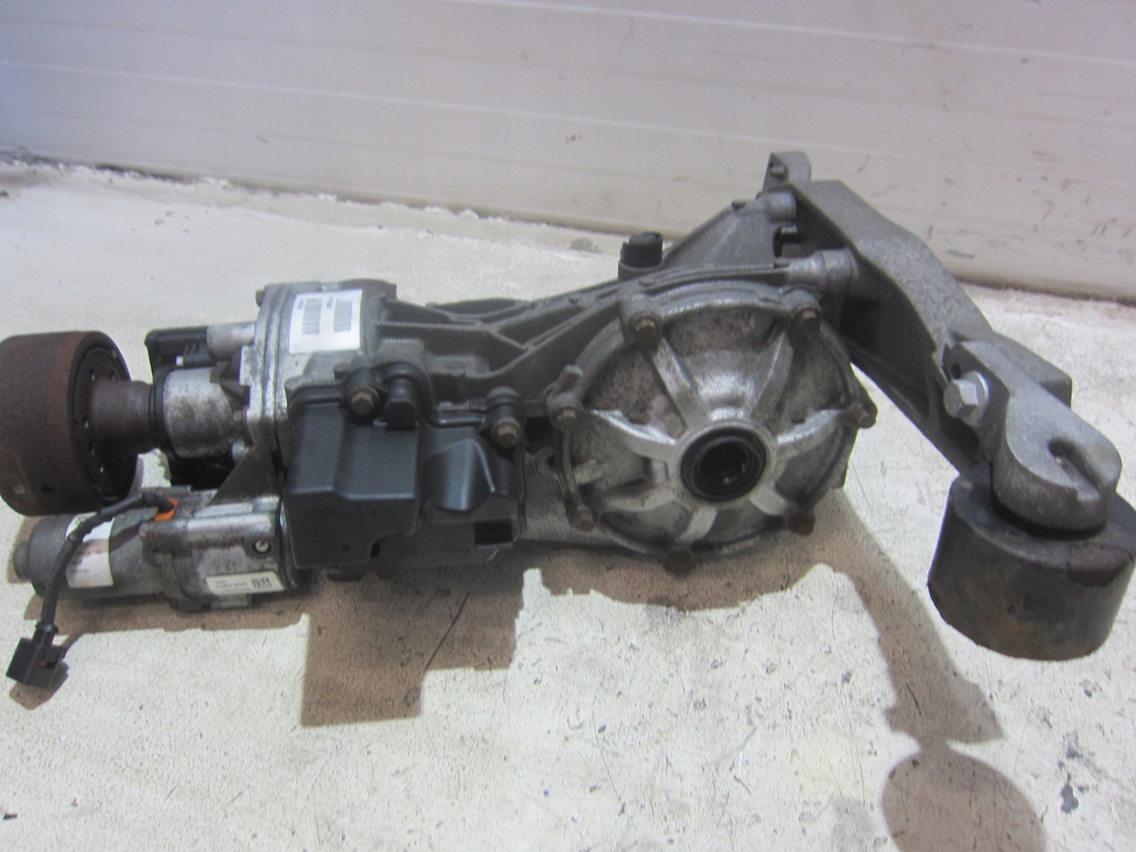 VOLVO XC90 II XC 90 2.0 T6 AWD differential differential rear diff rear part P1216684
