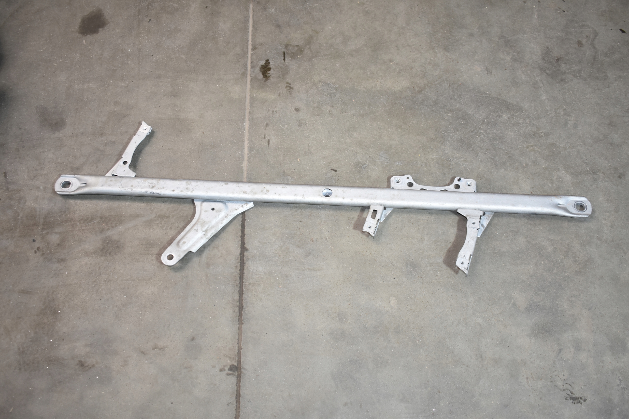 IDEALNE brace pillar right rear part rear. PORSCHE 992 1