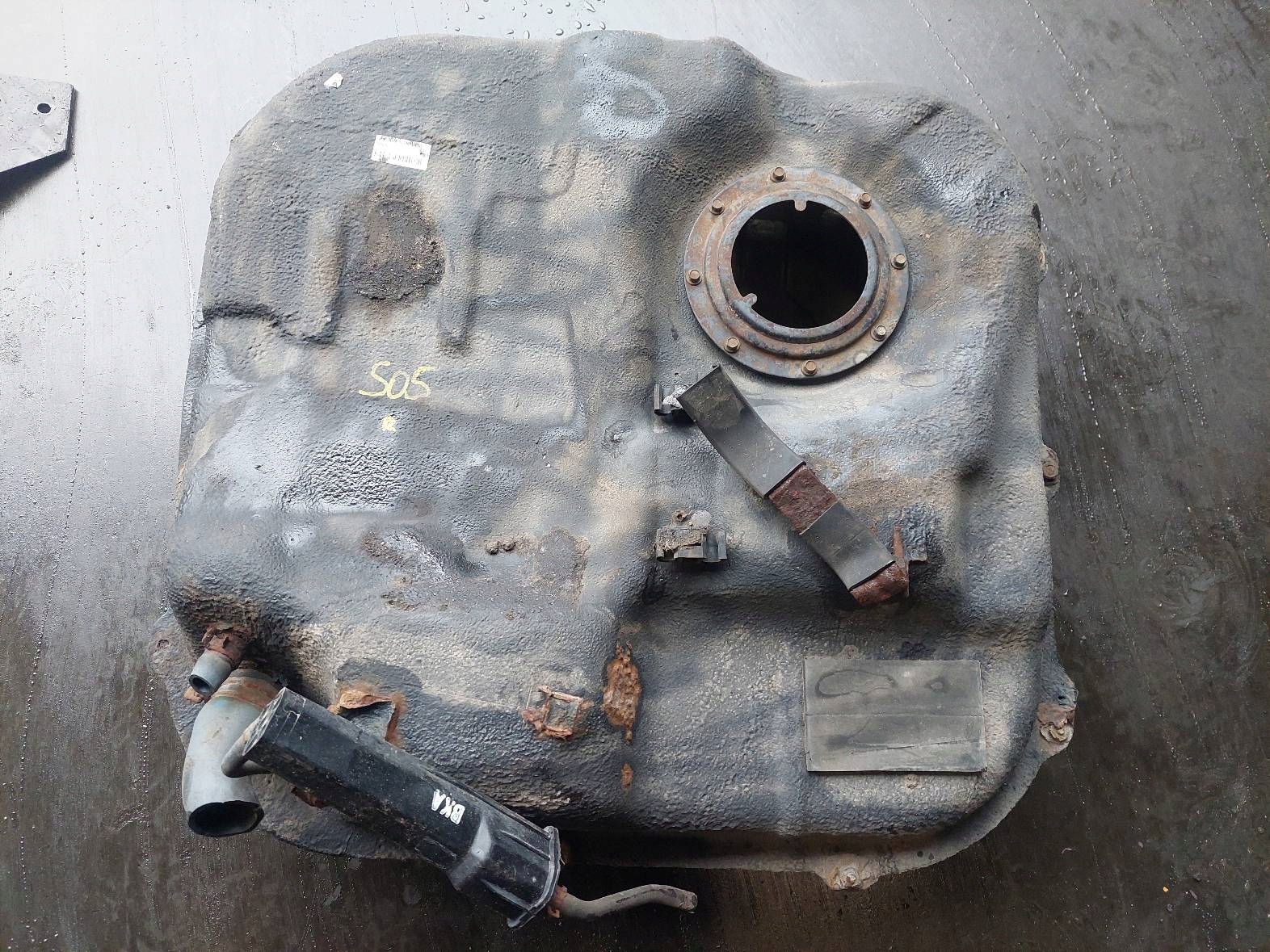 BAK ZBIORNIK PALIWA KIA CEED I 1.6 16V