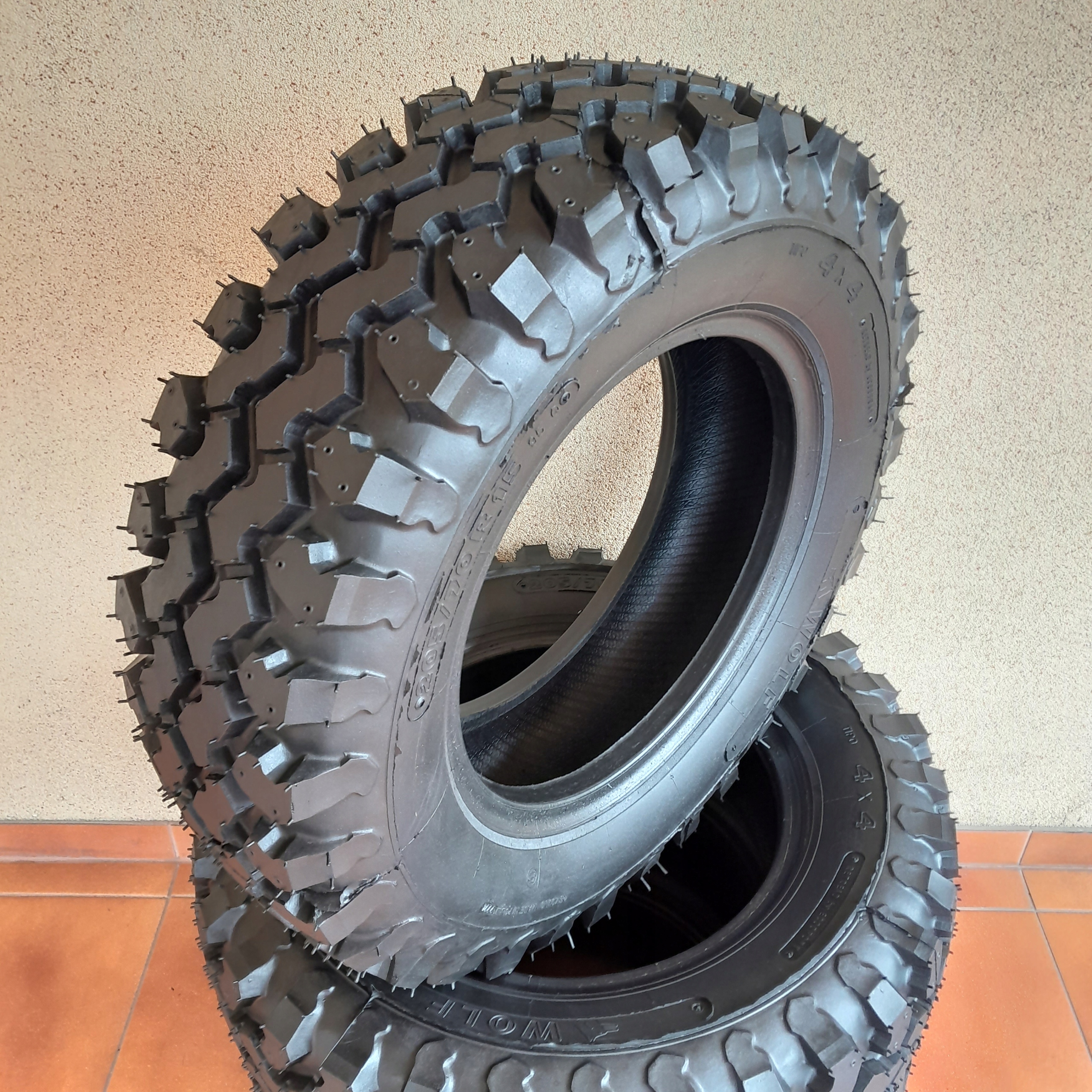 2x Opony bieżnikowane 205/70 R15 TERENOWE 4x4 M/T Marka inna
